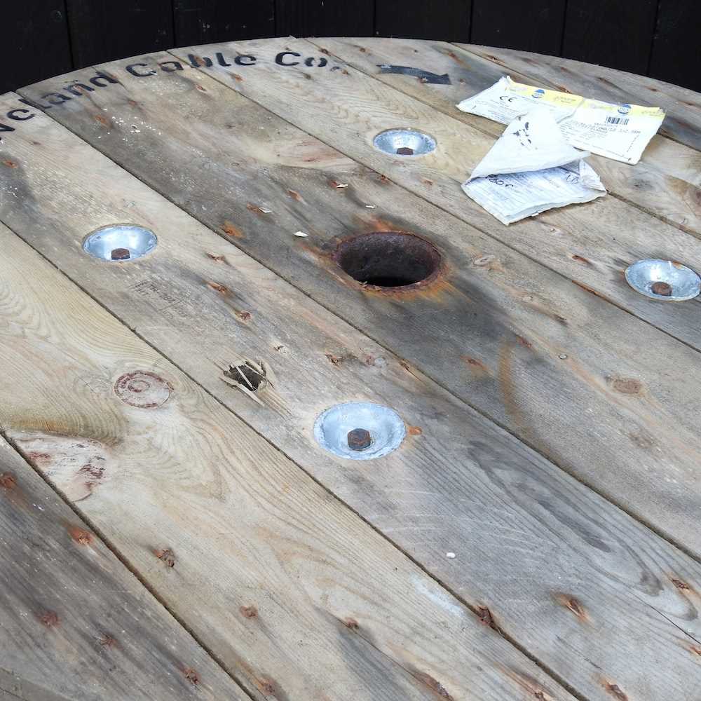 A wooden cable reel garden table 110w x 110d x 73h cm - Image 3 of 5