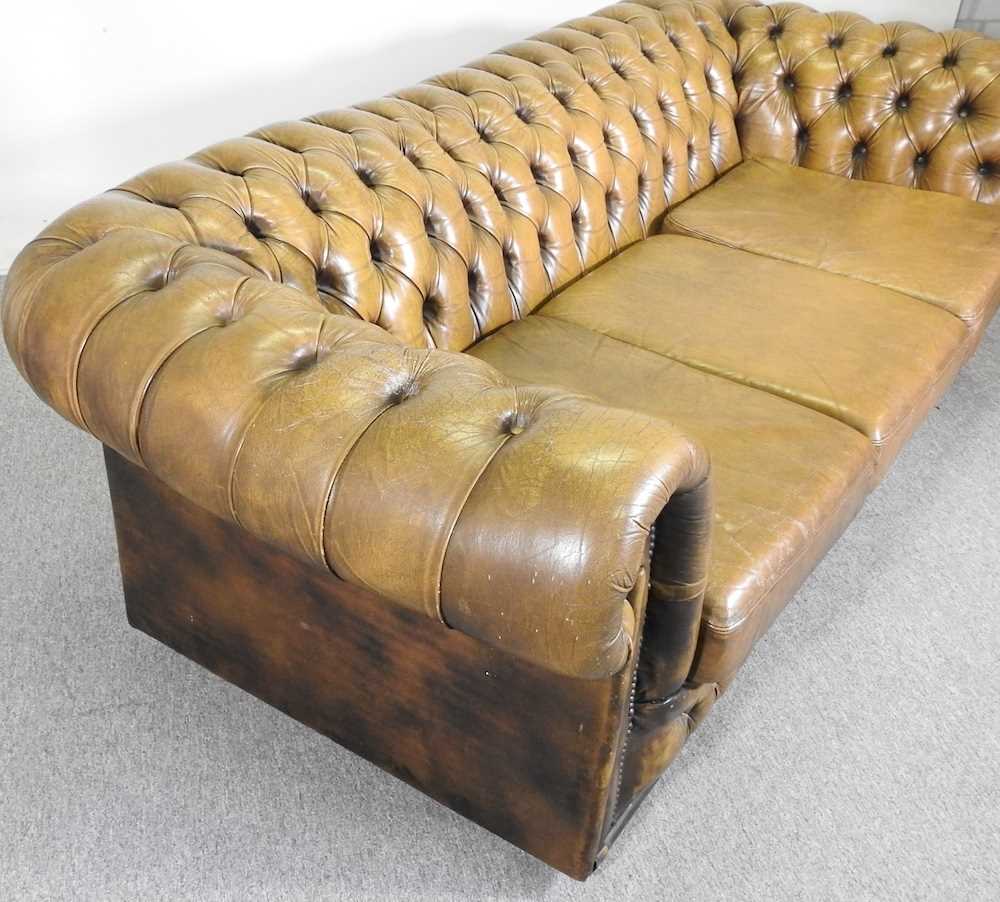 A leather upholstered chesterfield sofa, with a button back 200w x 86d x 69h cm Overall condition is - Image 3 of 4