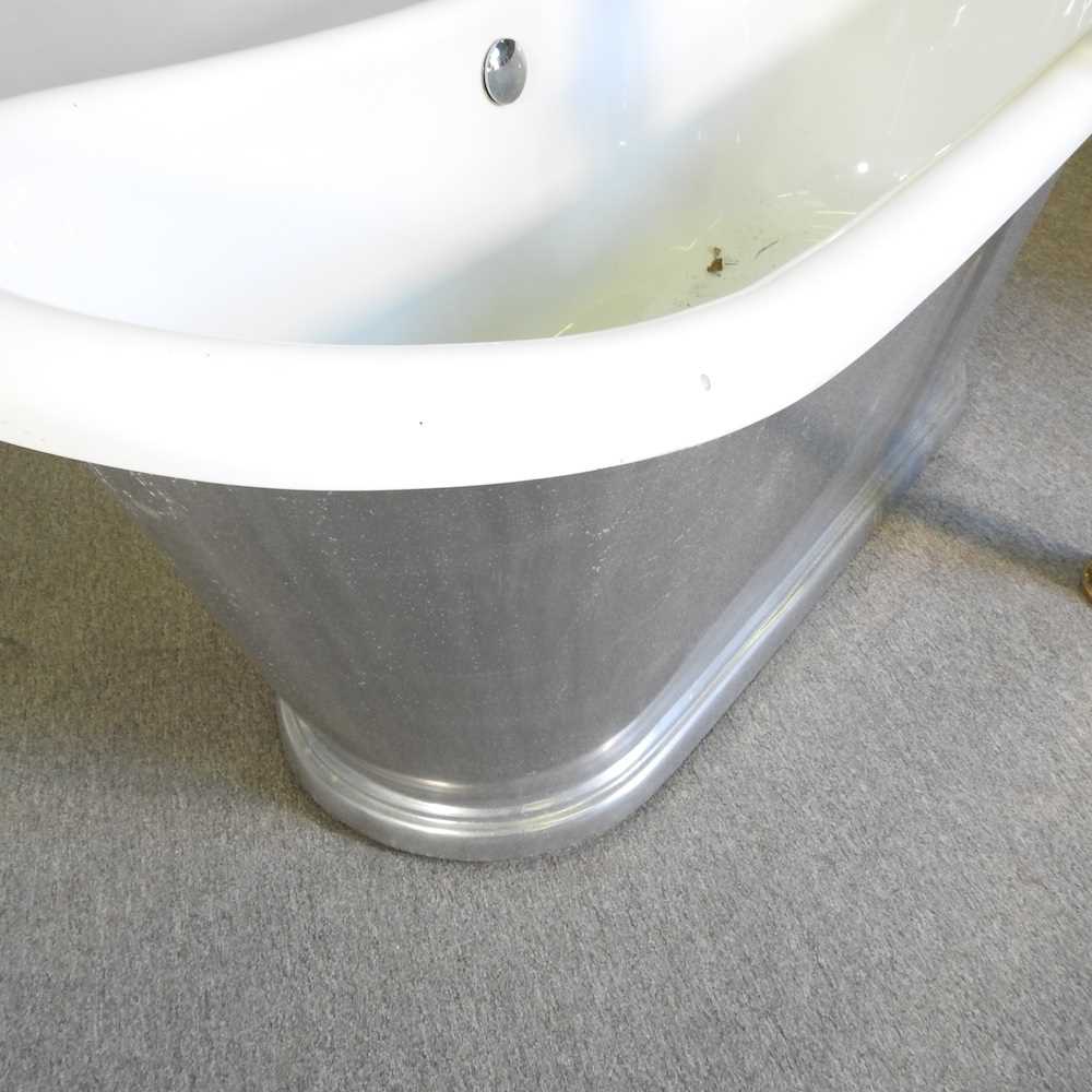 A free standing roll top bath, with a shower attachment 163l x 71w x 67h cm Overall condition is - Image 6 of 7