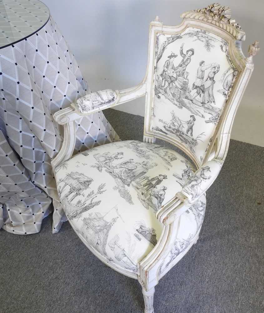 A circular occasional table, with a fabric cover and glass top, together with a black and white - Bild 4 aus 4