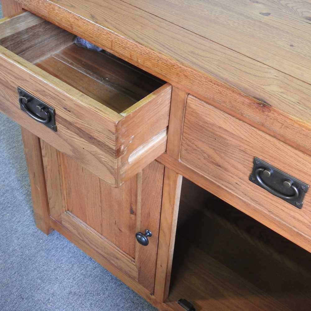 A modern light oak side cabinet 99w x 47d x 80h cm - Image 4 of 5