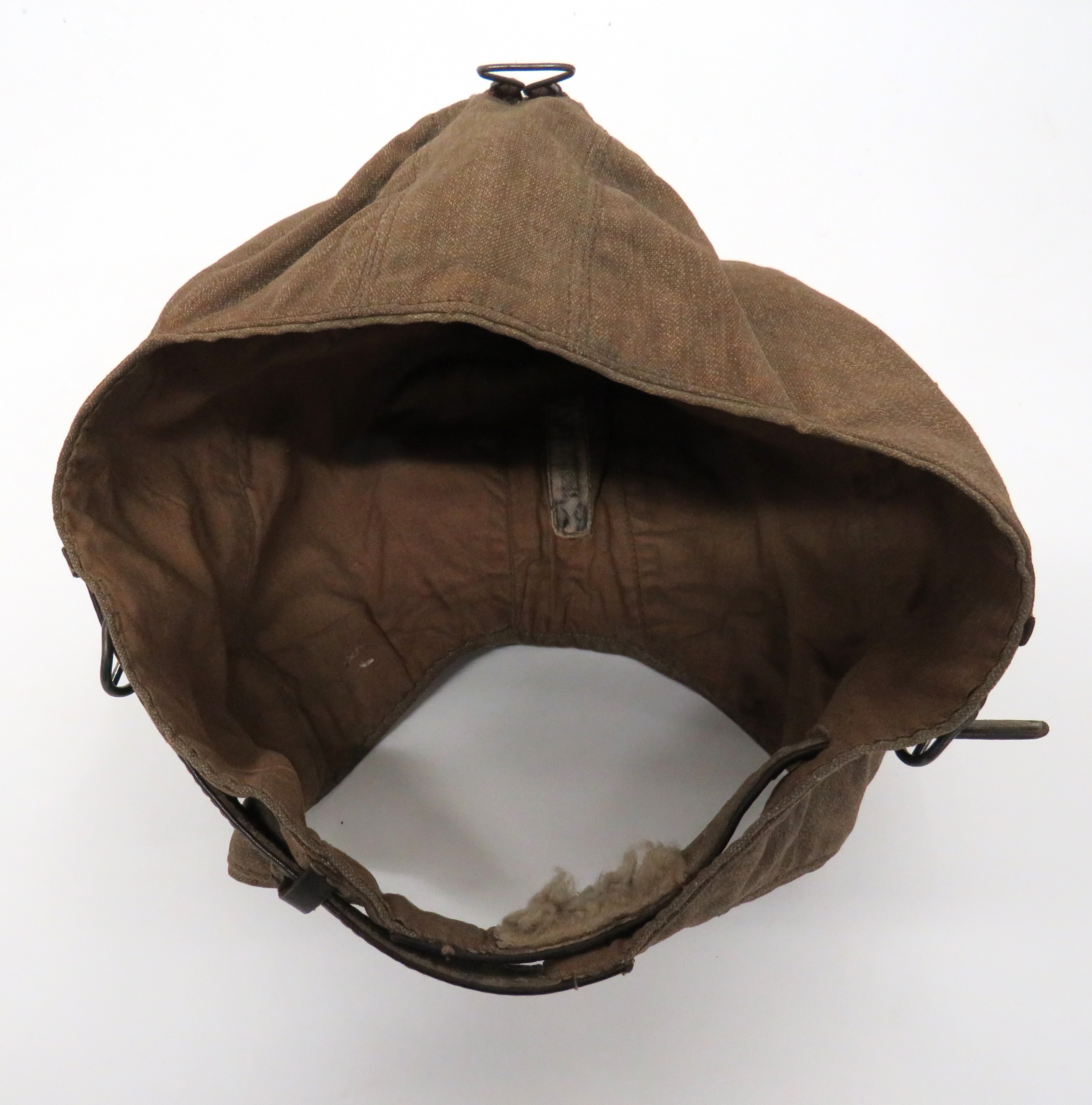 WW2 German Luftwaffe Summer Pattern Flying Helmet tan canvas, five panel helmet.  Crown with - Bild 2 aus 3