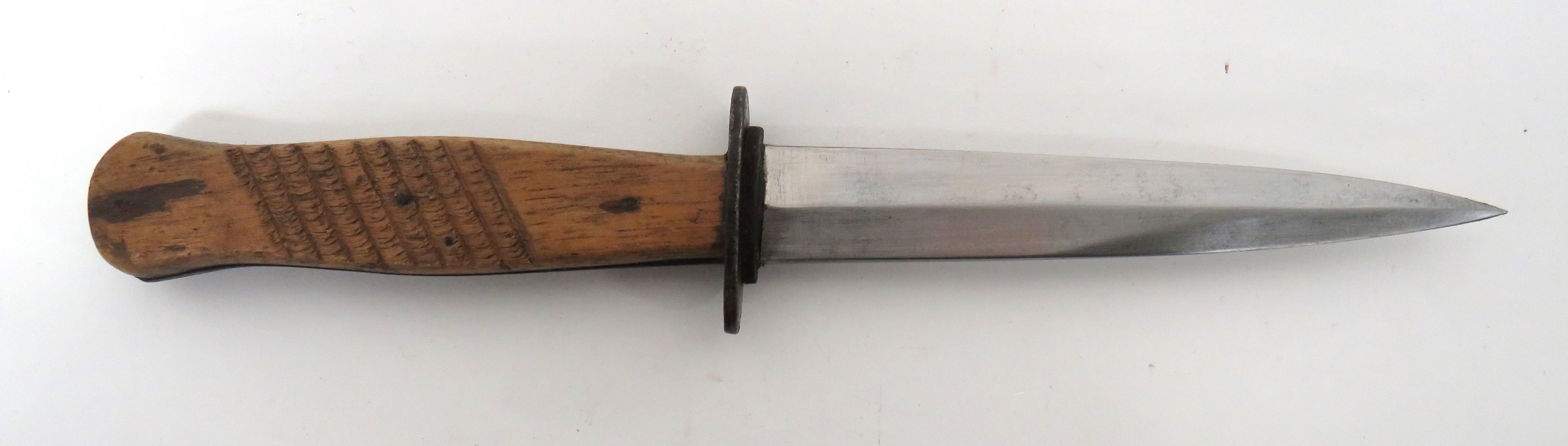 WW1 Imperial German Trench Knife 5 3/4 inch, single edged blade with back edge sharpened point. - Image 2 of 2