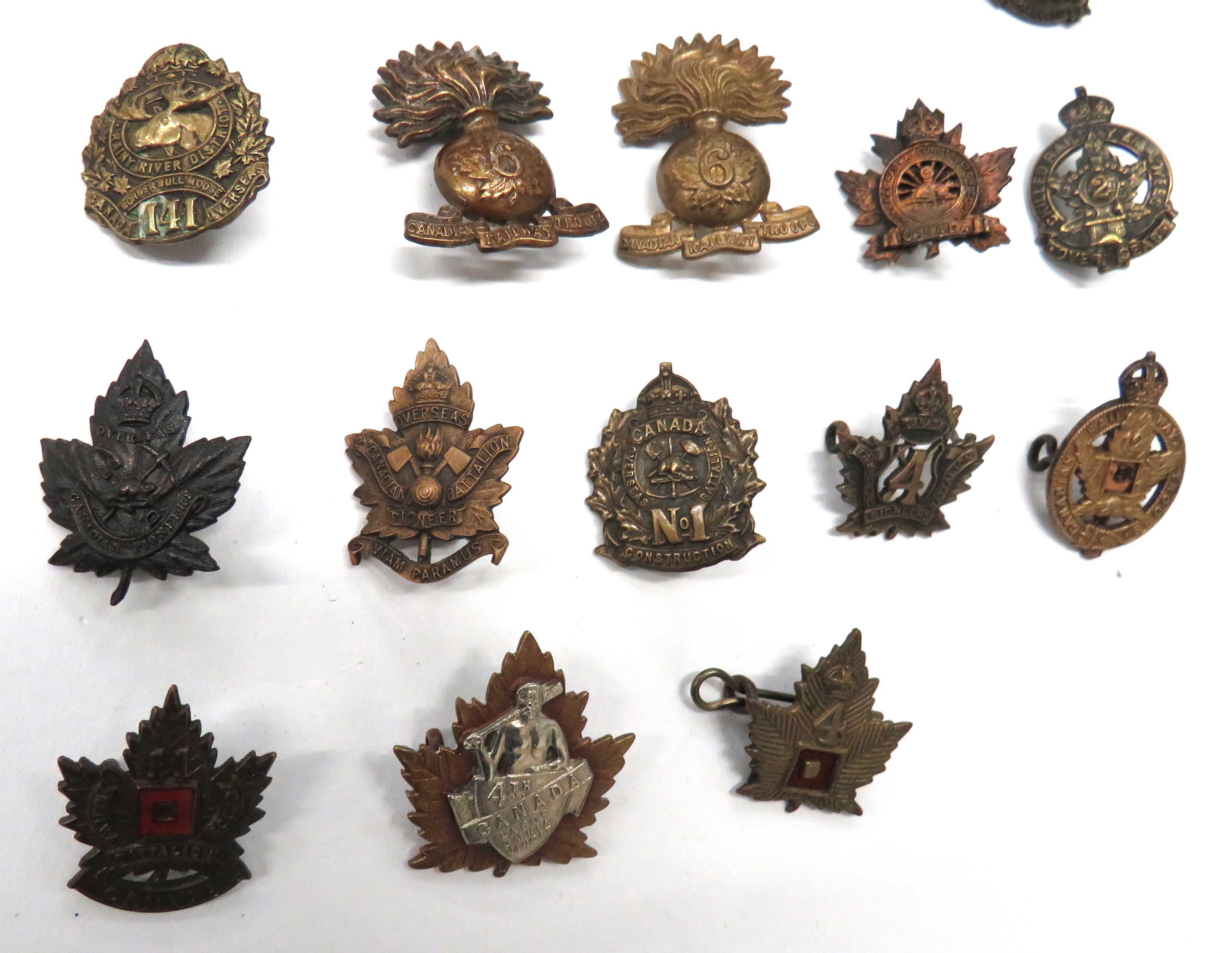 23 x Canadian Overseas Battalion Collar Badges including darkened KC No1 Construction - Bild 2 aus 2