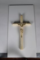 American History - An antique Cross and Christ in Dieppe ivory - ONLINE BIDDING NOT AVAILABLE ON