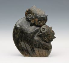 Zachariah Njobo (Zimbabwe, 20th century) - a carved serpentine sculpture depicting abstract owls,