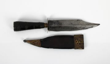 An unusual knife with turned handle with attached 1882 Spanish 2 Pesetas silver coin to end, 15cm.