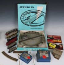 Marklin Railways - Boxed HO scale turntable (7186) together with various locomotives, carriages