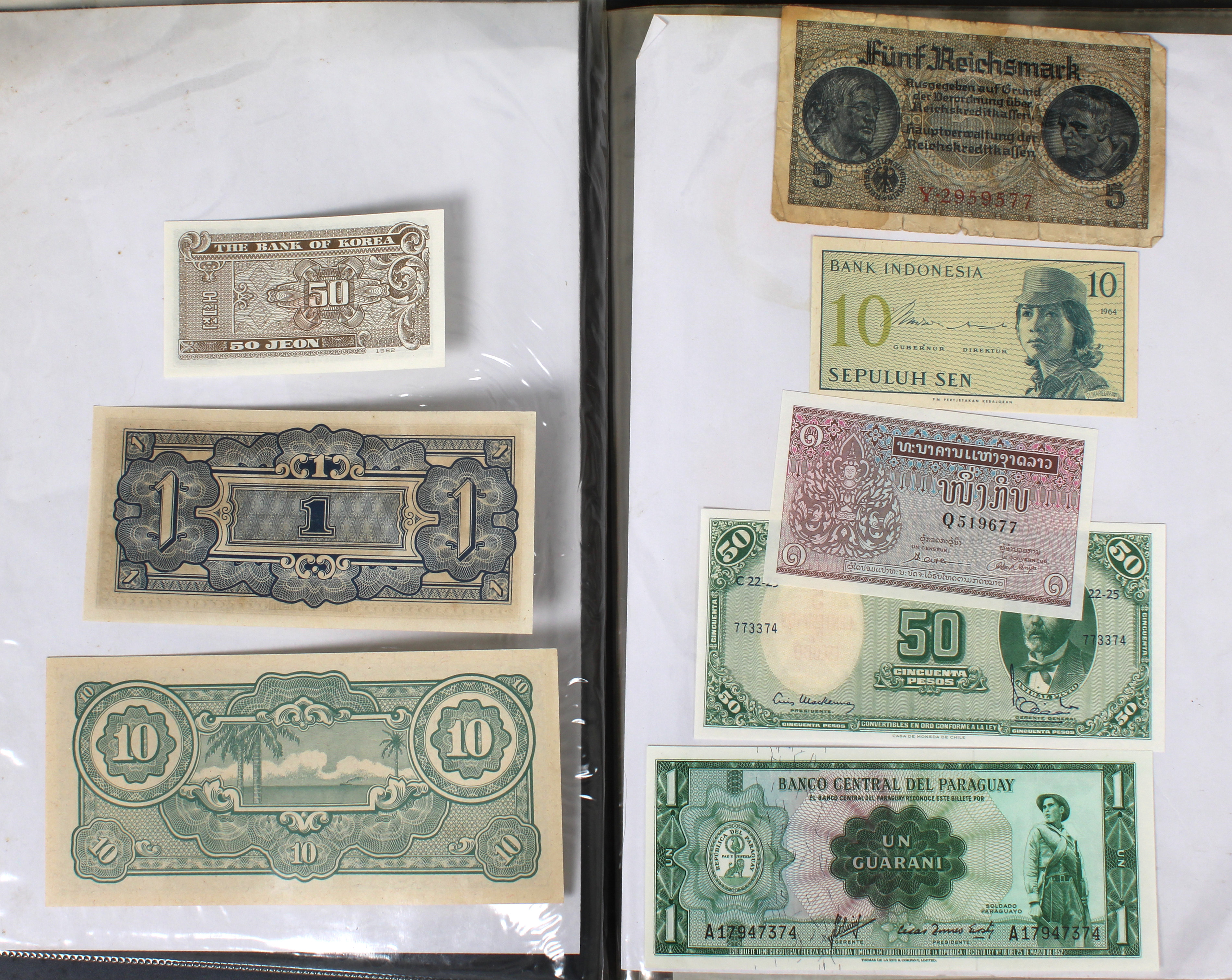 A collection of world wide banknotes - Image 2 of 7