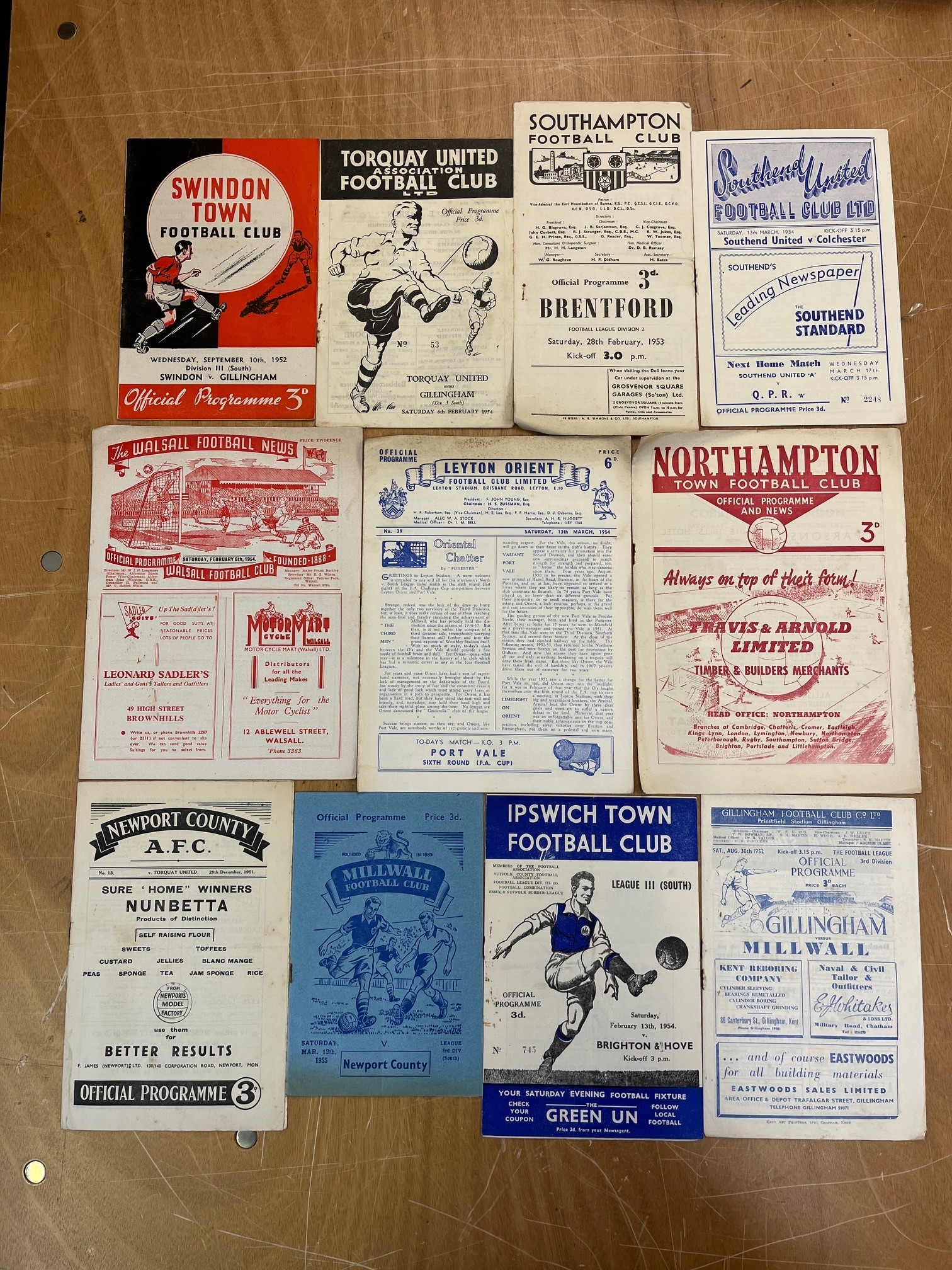 A collection of 1950's / 1960's Football programmes - Bild 14 aus 24