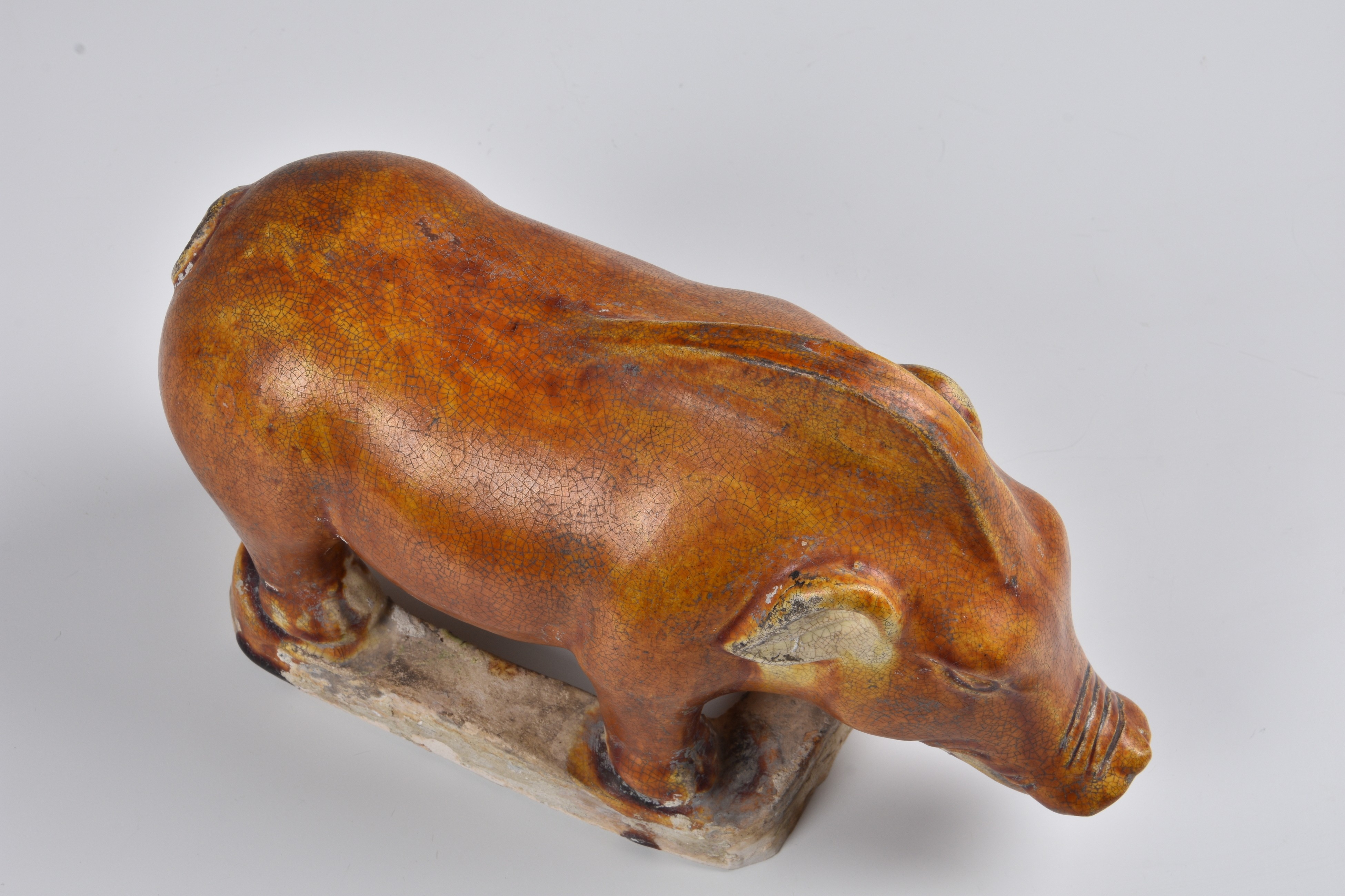 A Chinese chestnut glazed model of a boar - Bild 6 aus 6