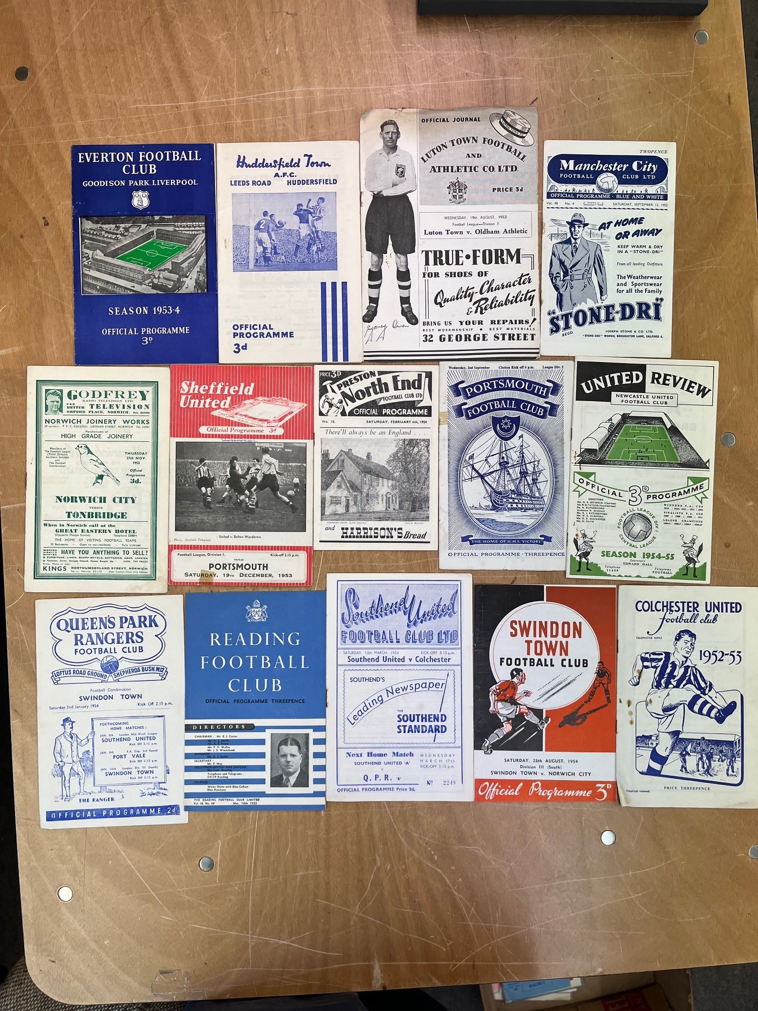 A collection of 1950's / 1960's Football programmes - Bild 16 aus 24