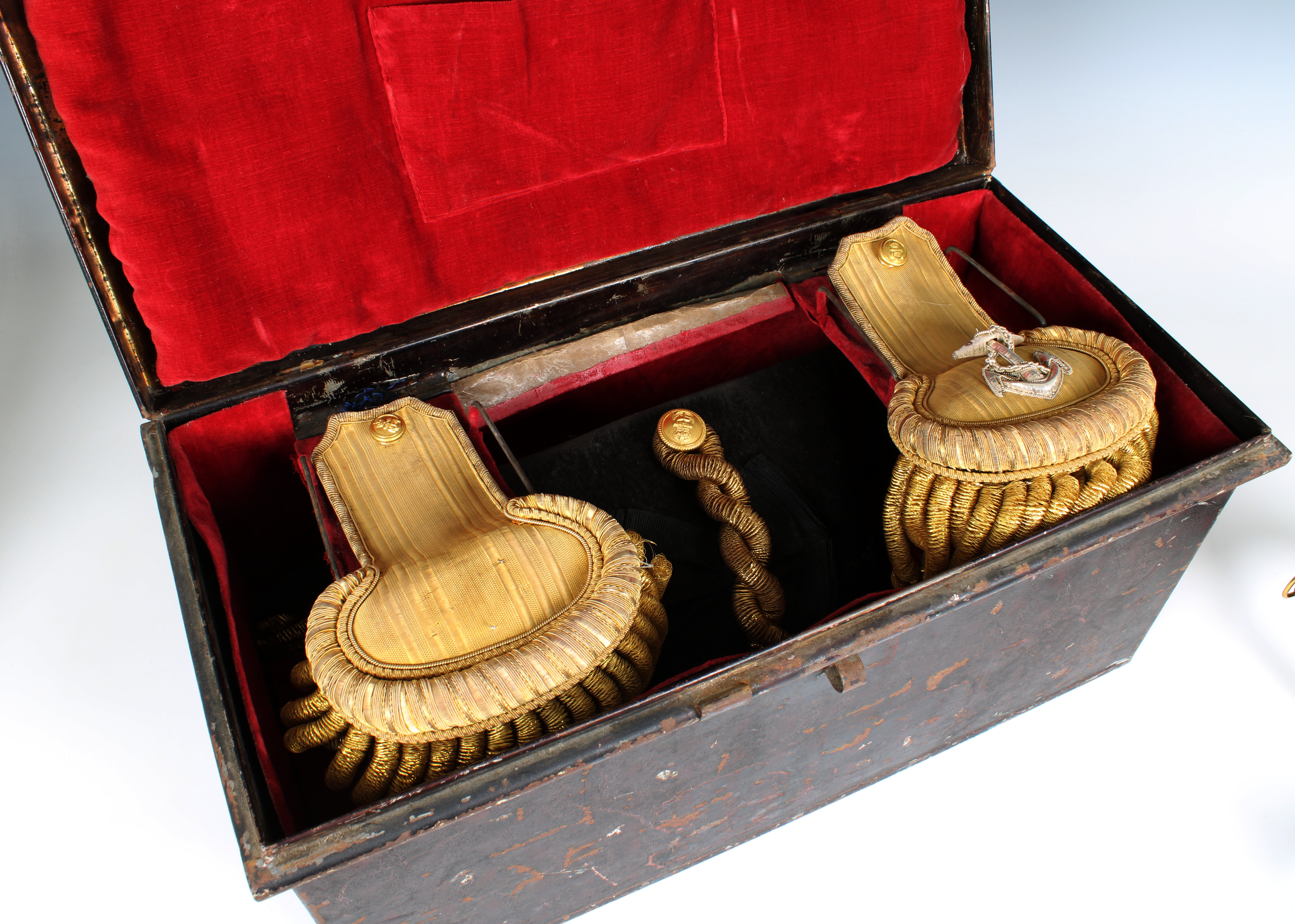 An Edwardian full dress Royal Navy bicorn cocked hat, pair of epaulettes and sword belt - Image 6 of 6