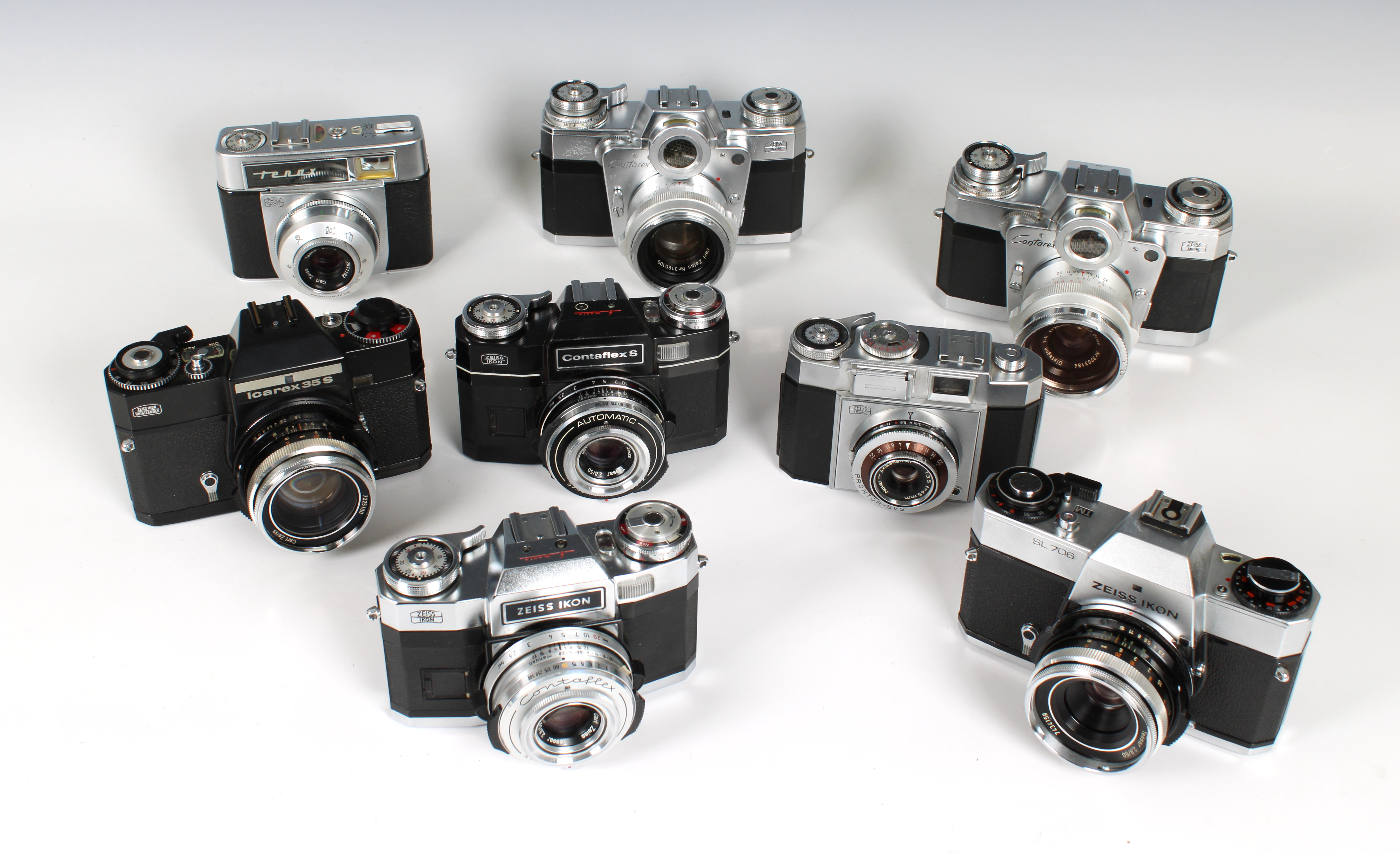 Photography - A collection of vintage Zeiss Ikon camera's