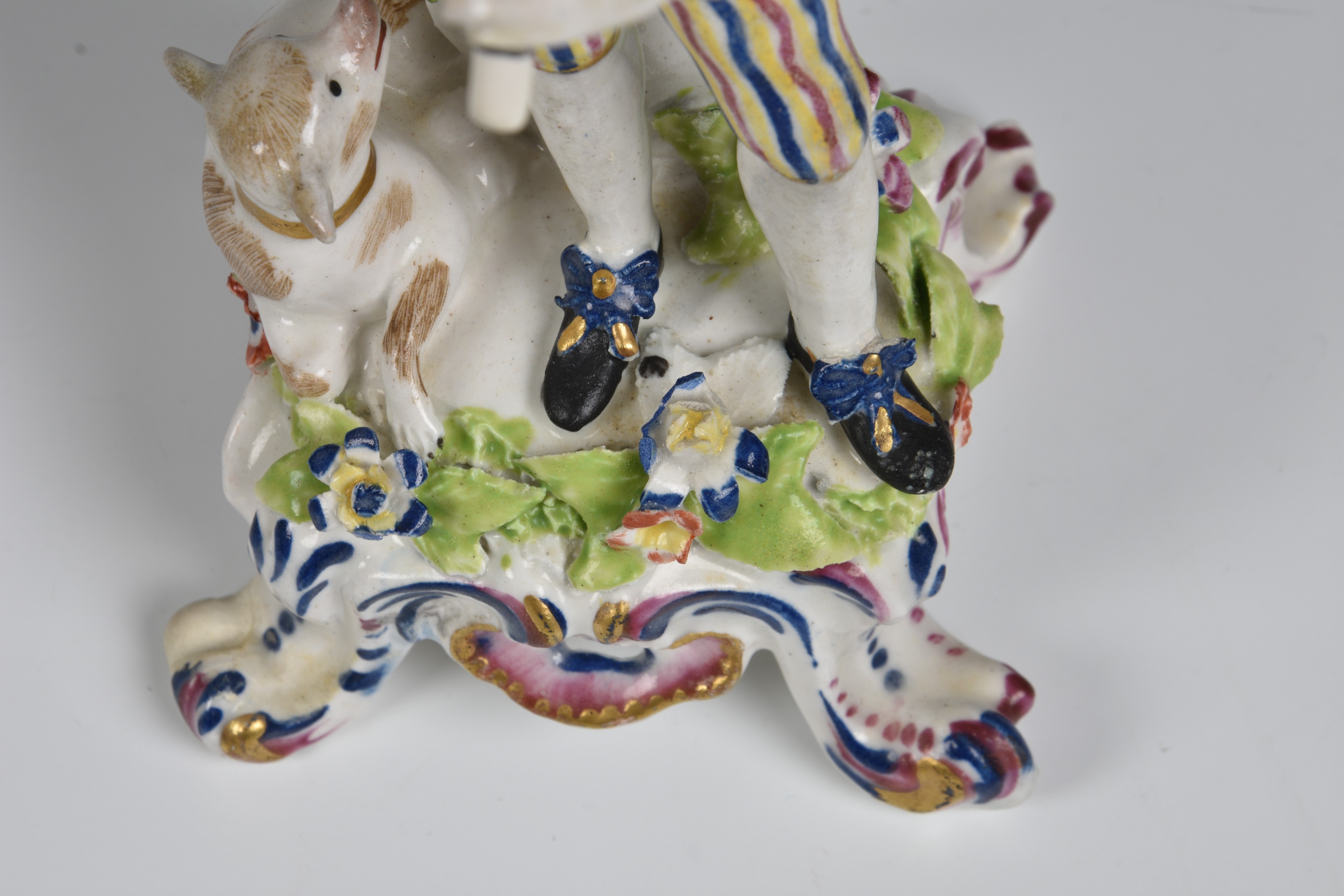 A pair of Bow porcelain figures of a shepherd and shepherdess - Image 10 of 12