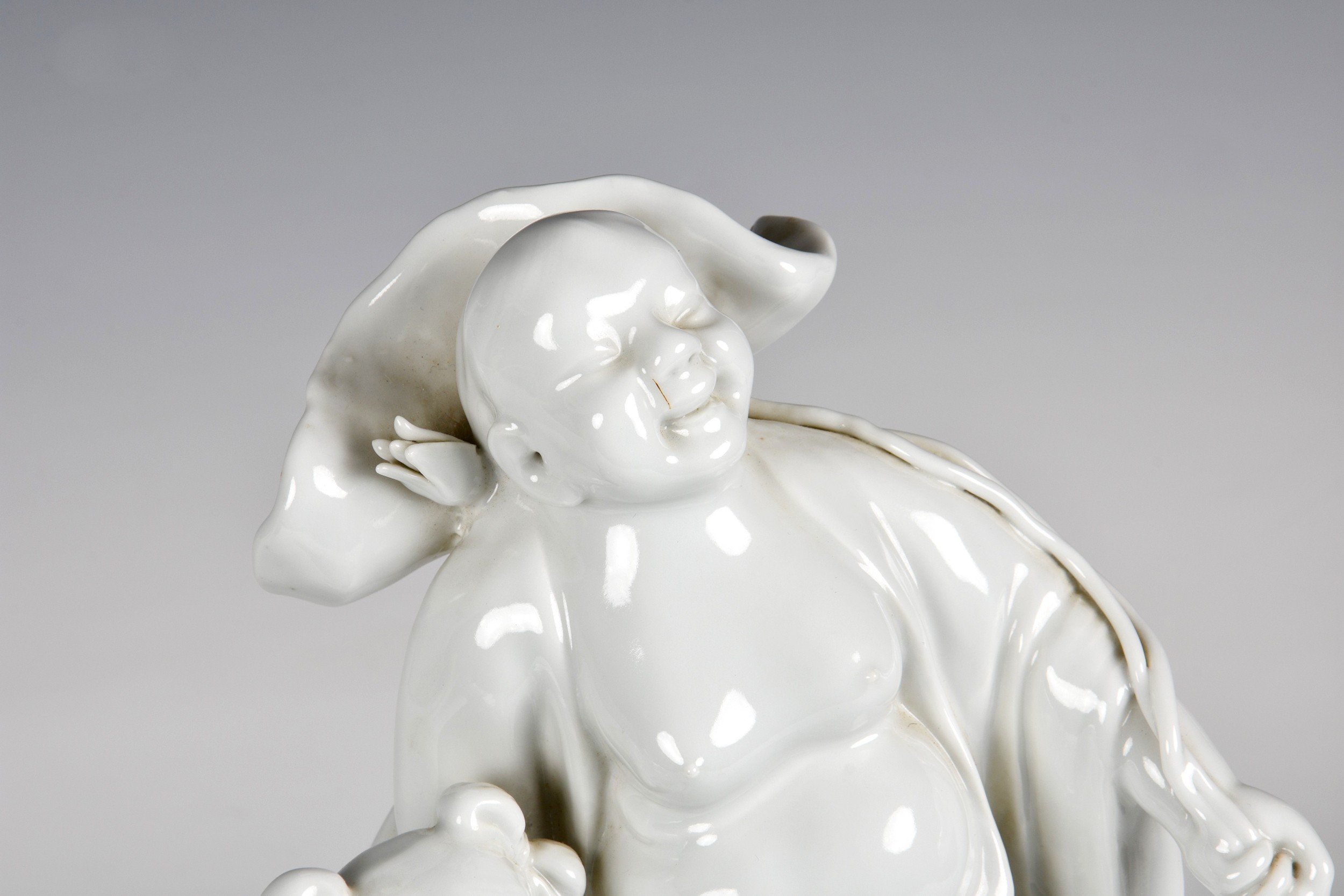 A Chinese porcelain blanc-de-chine figural group of Buddha and attendant - Image 5 of 6