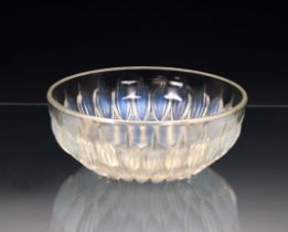 An R Lalique moulded flower head / bulb bowl