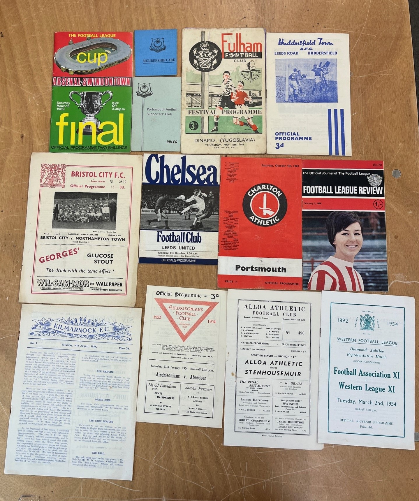 A collection of 1950's / 1960's Football programmes - Bild 8 aus 24