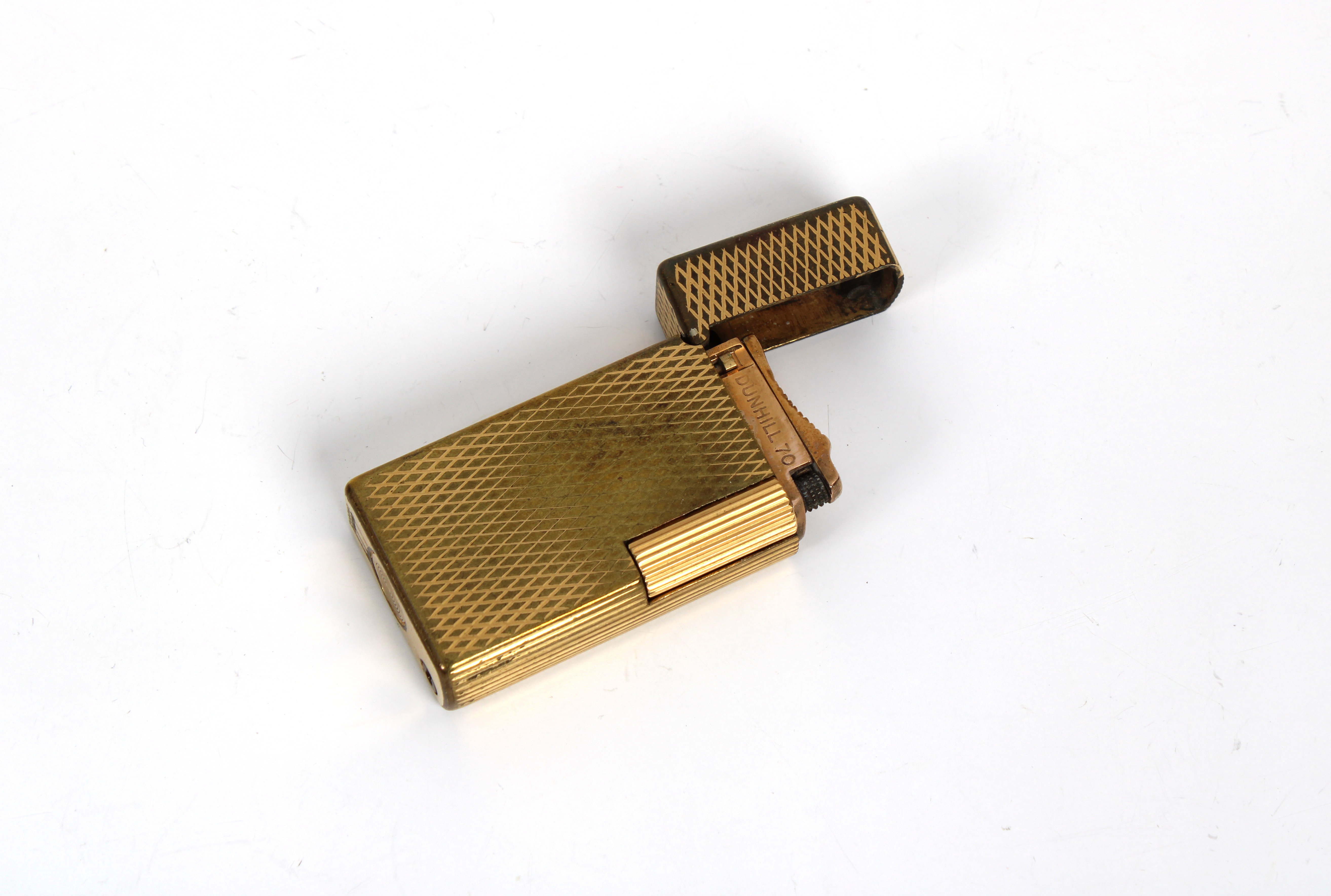 A vintage gold plated Dunhill 70 lighter - Bild 2 aus 3