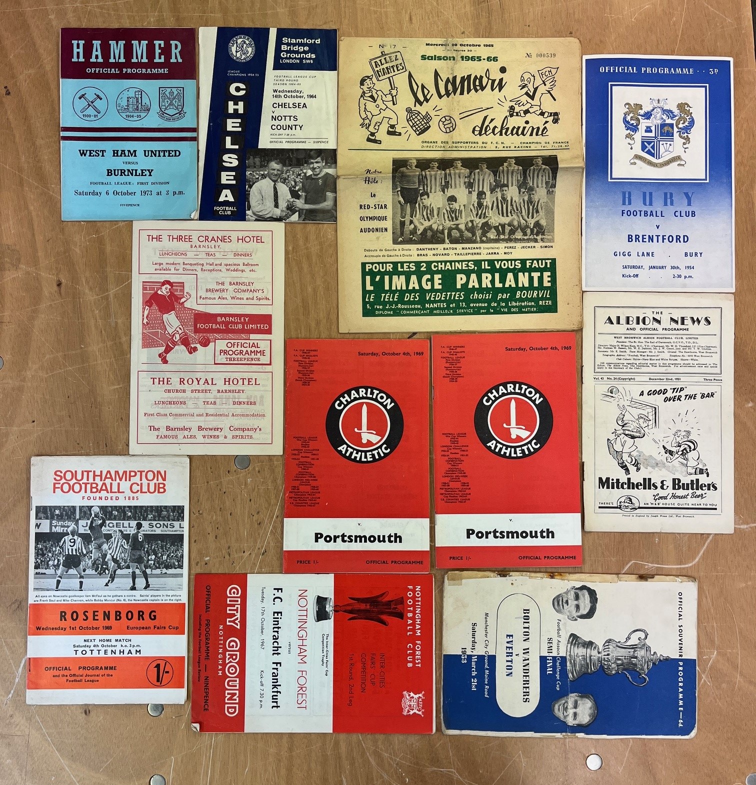 A collection of 1950's / 1960's Football programmes - Bild 12 aus 24