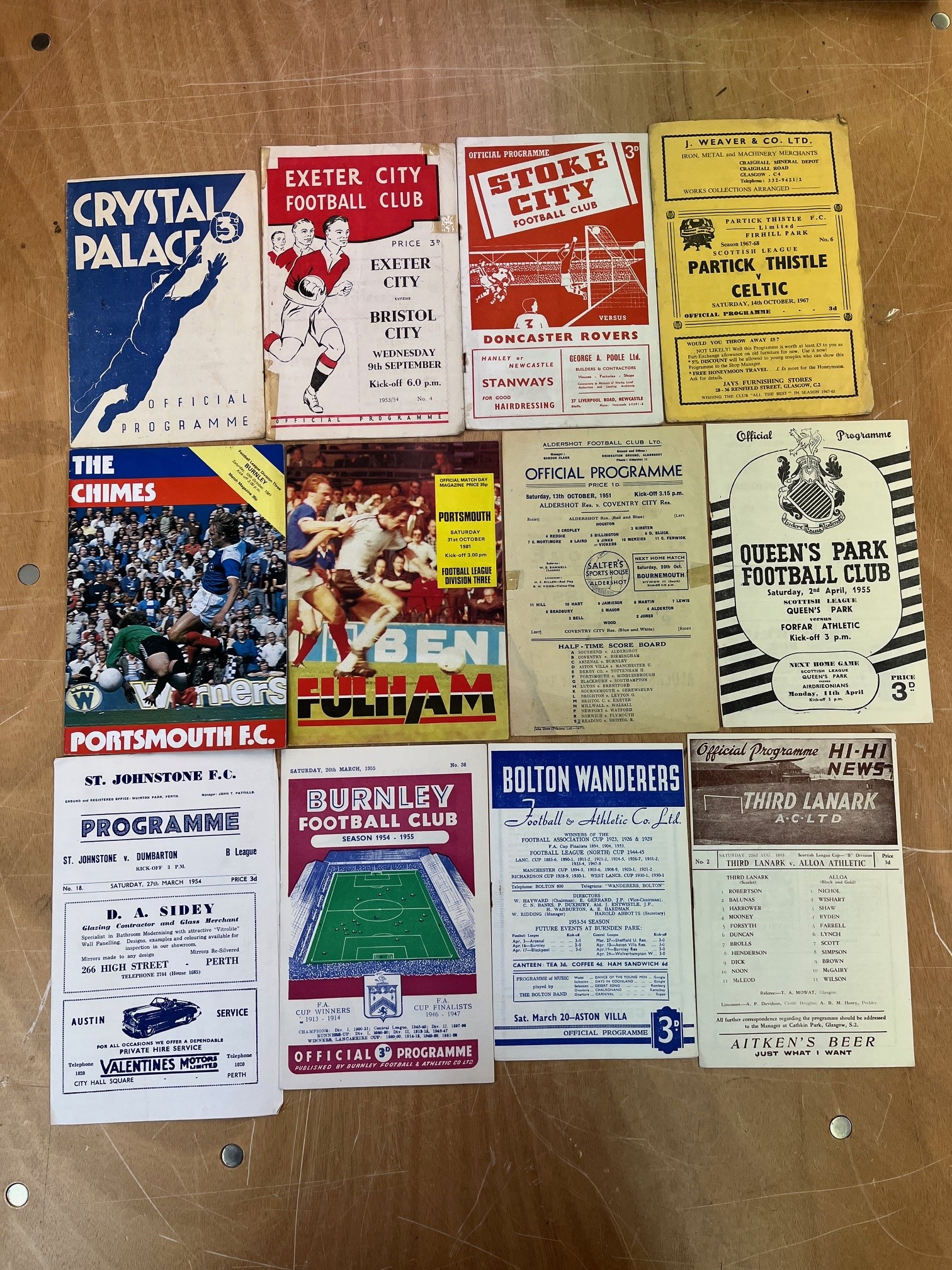 A collection of 1950's / 1960's Football programmes - Image 15 of 24