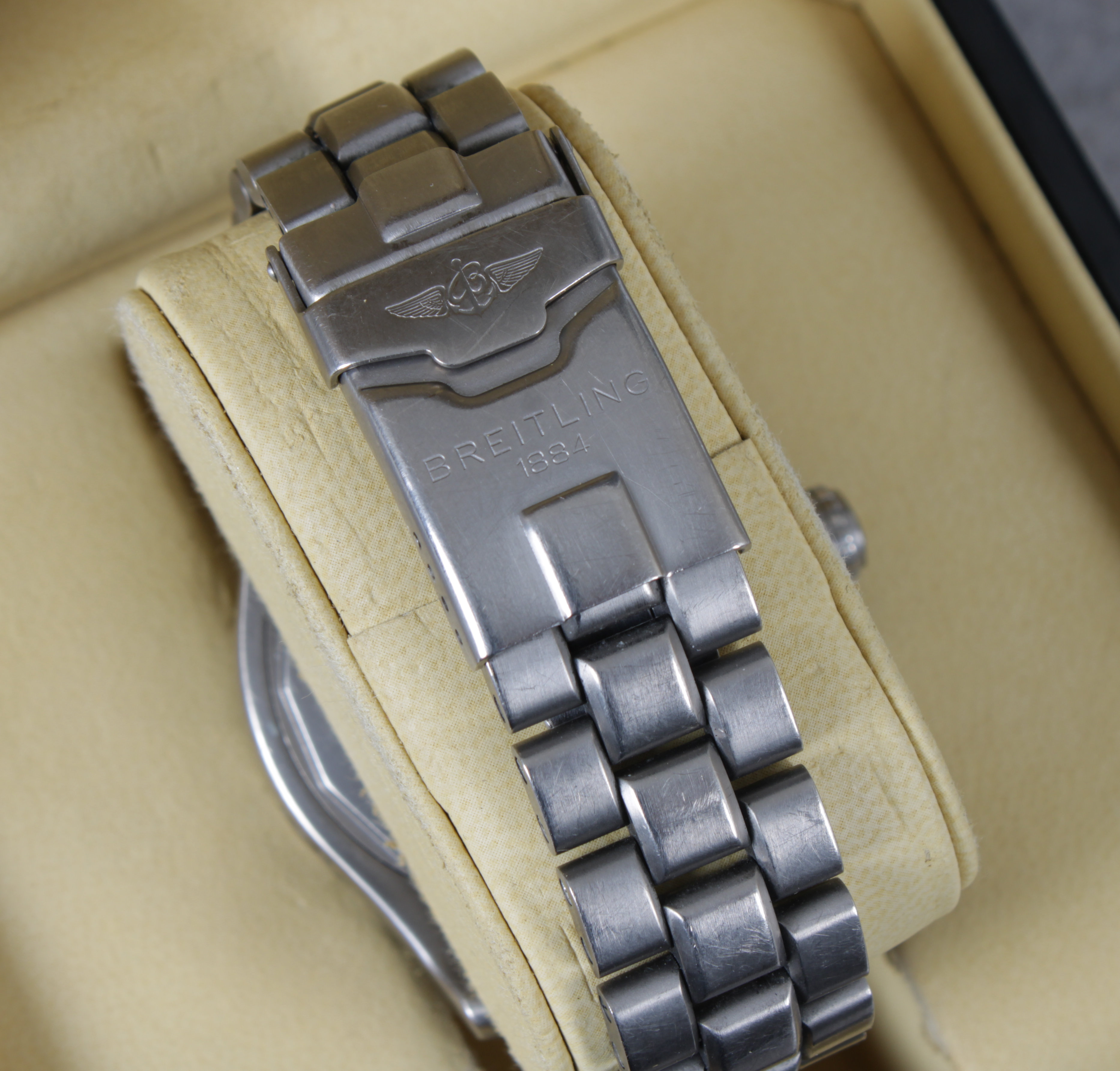 A Breitling Avenger Seawolf wristwatch - Image 6 of 6