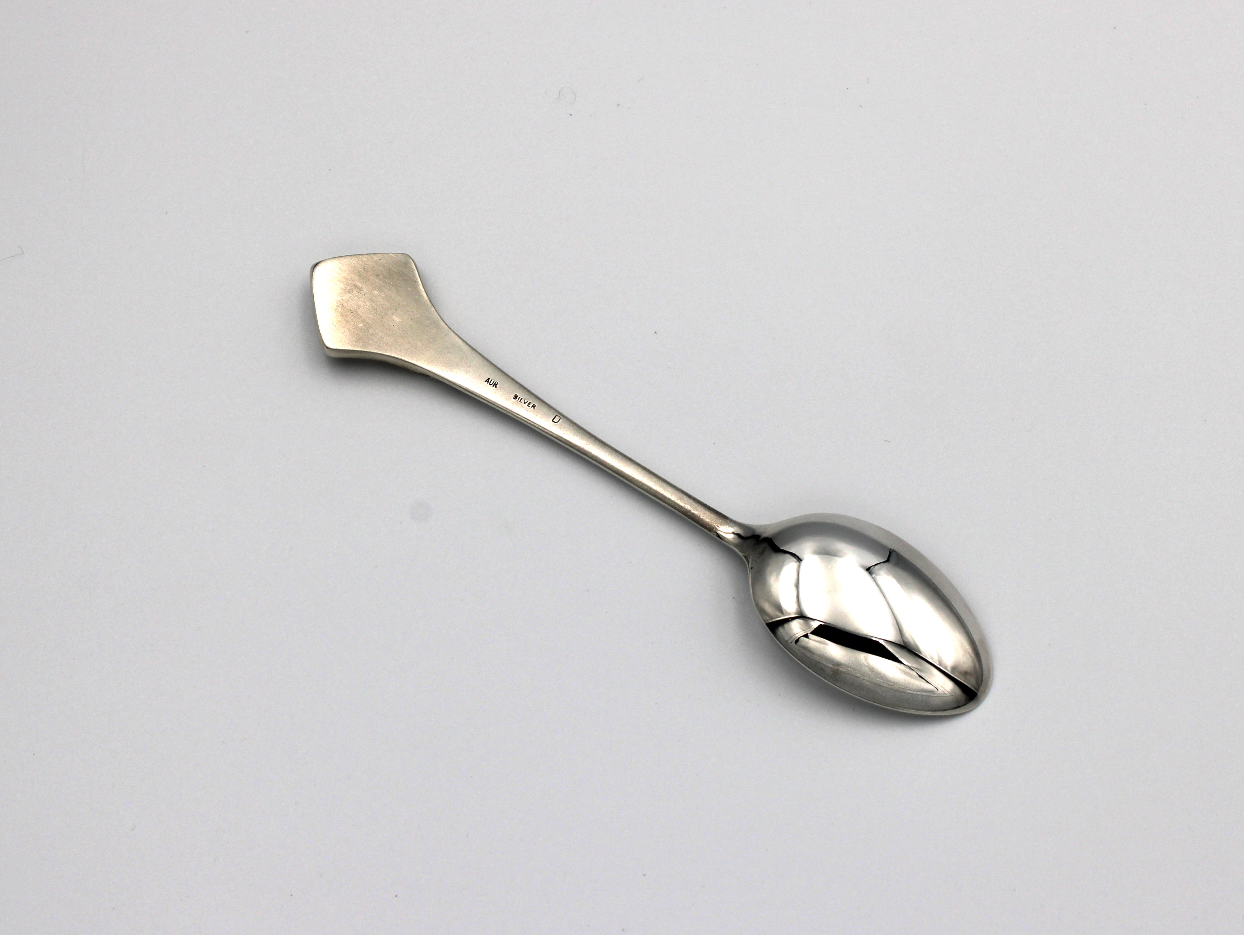 A heavy silver spoon with a decorative Art Nouveau style finial - Bild 2 aus 2