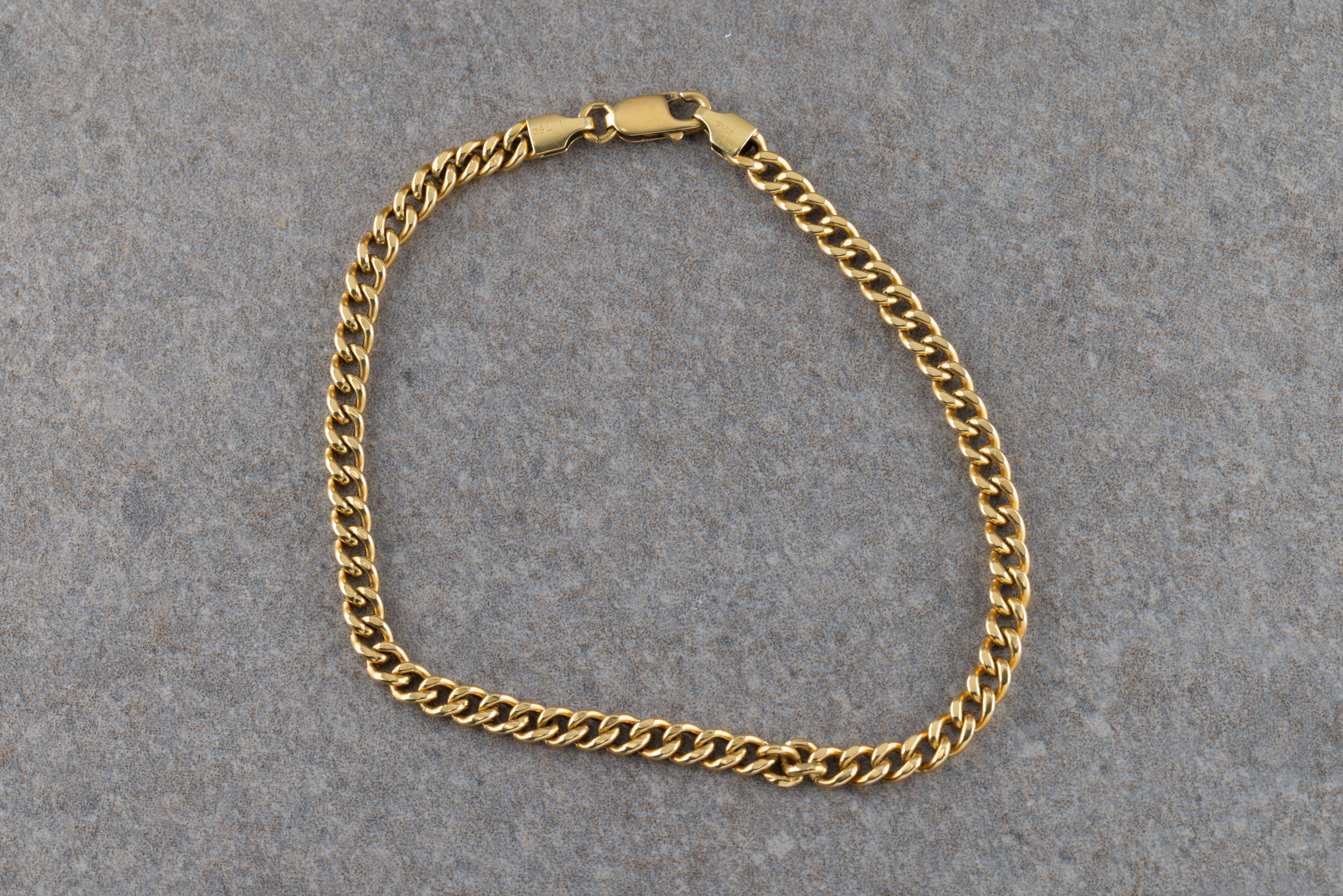 An Italian 18ct yellow gold chain link bracelet