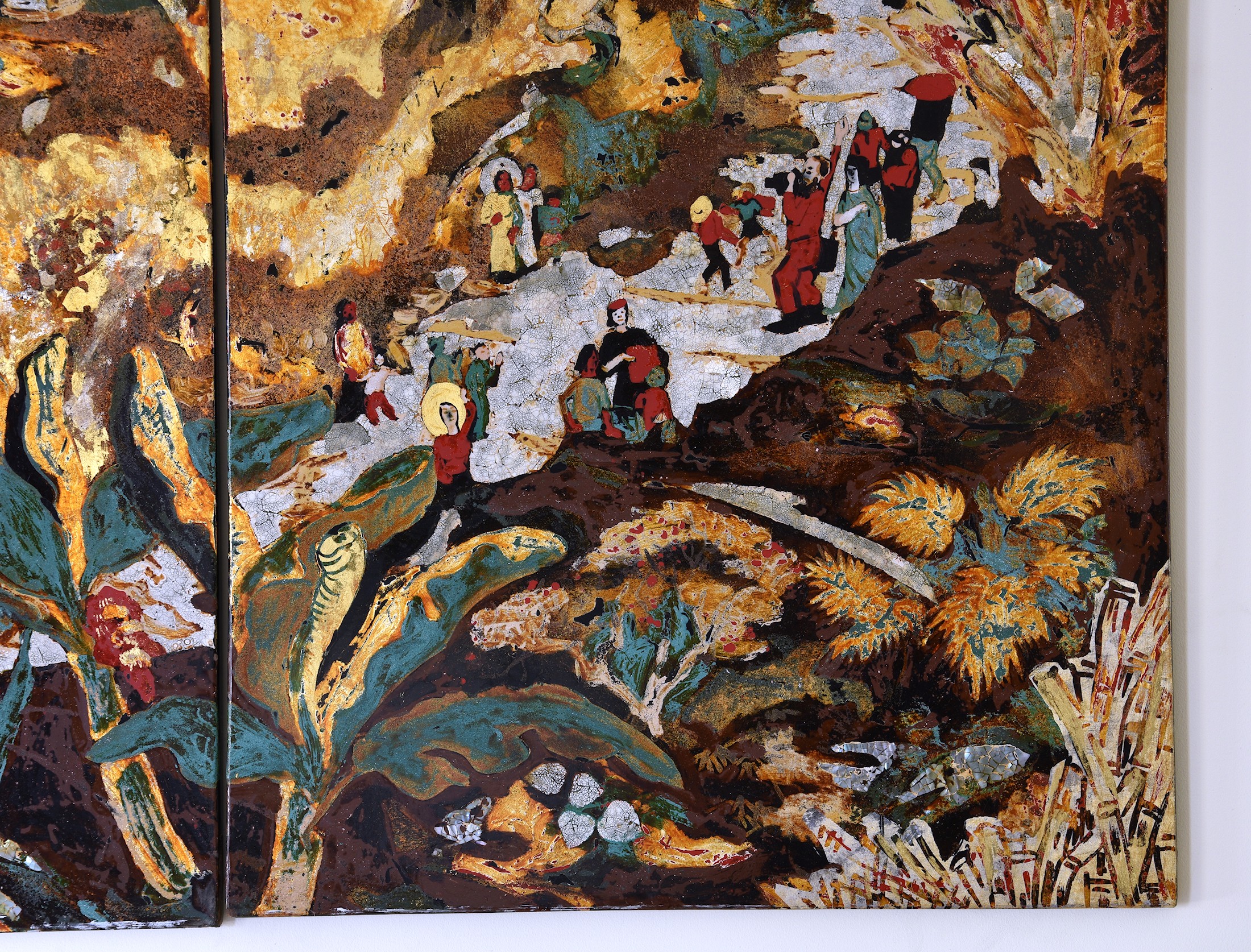Duong Thai Quang (Vietnam, late 20th century) - three panel s'on mai lacquer painting of the Huong P - Image 4 of 5