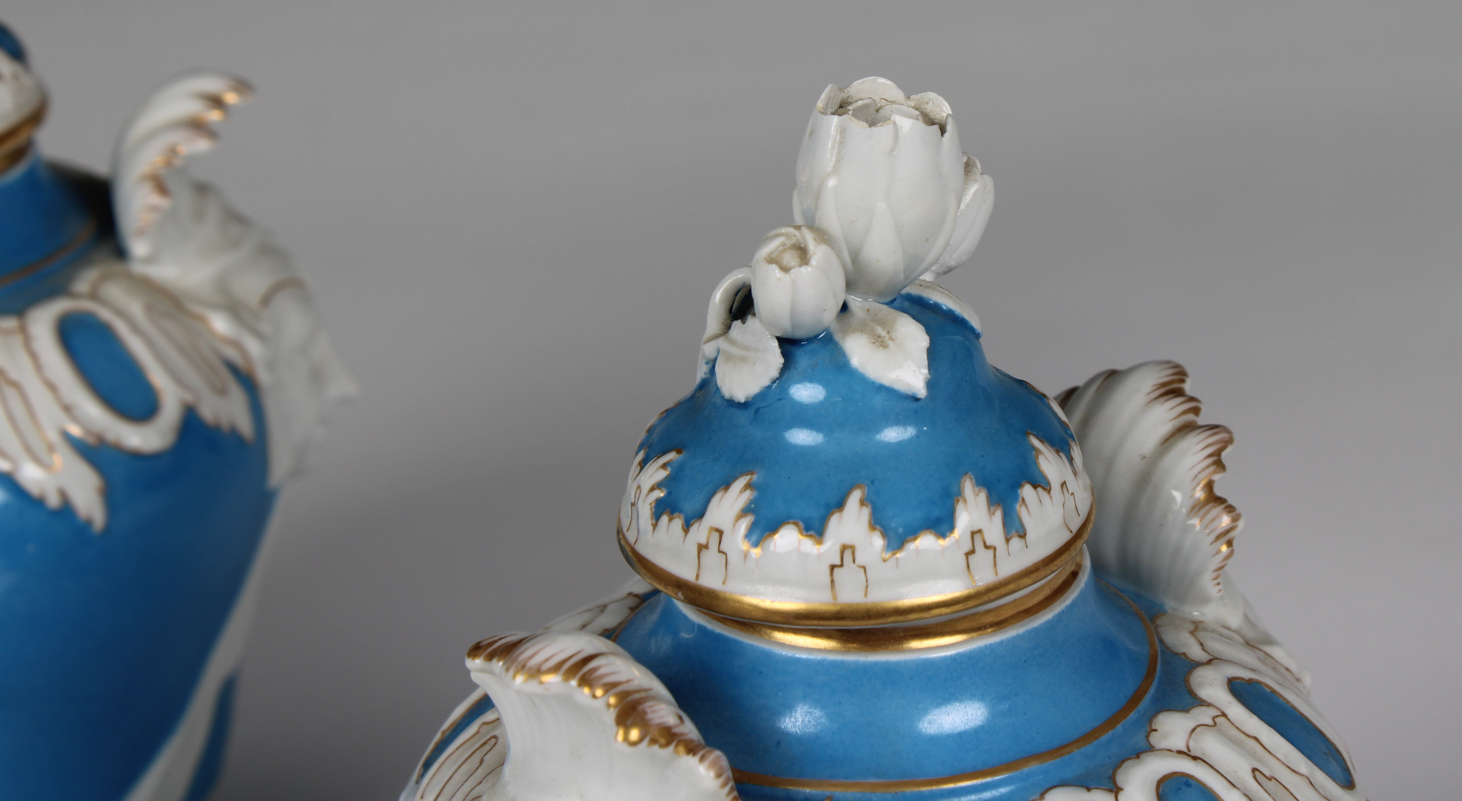 A pair of early 19th century Berlin KPM porcelain covered jars - Image 3 of 4