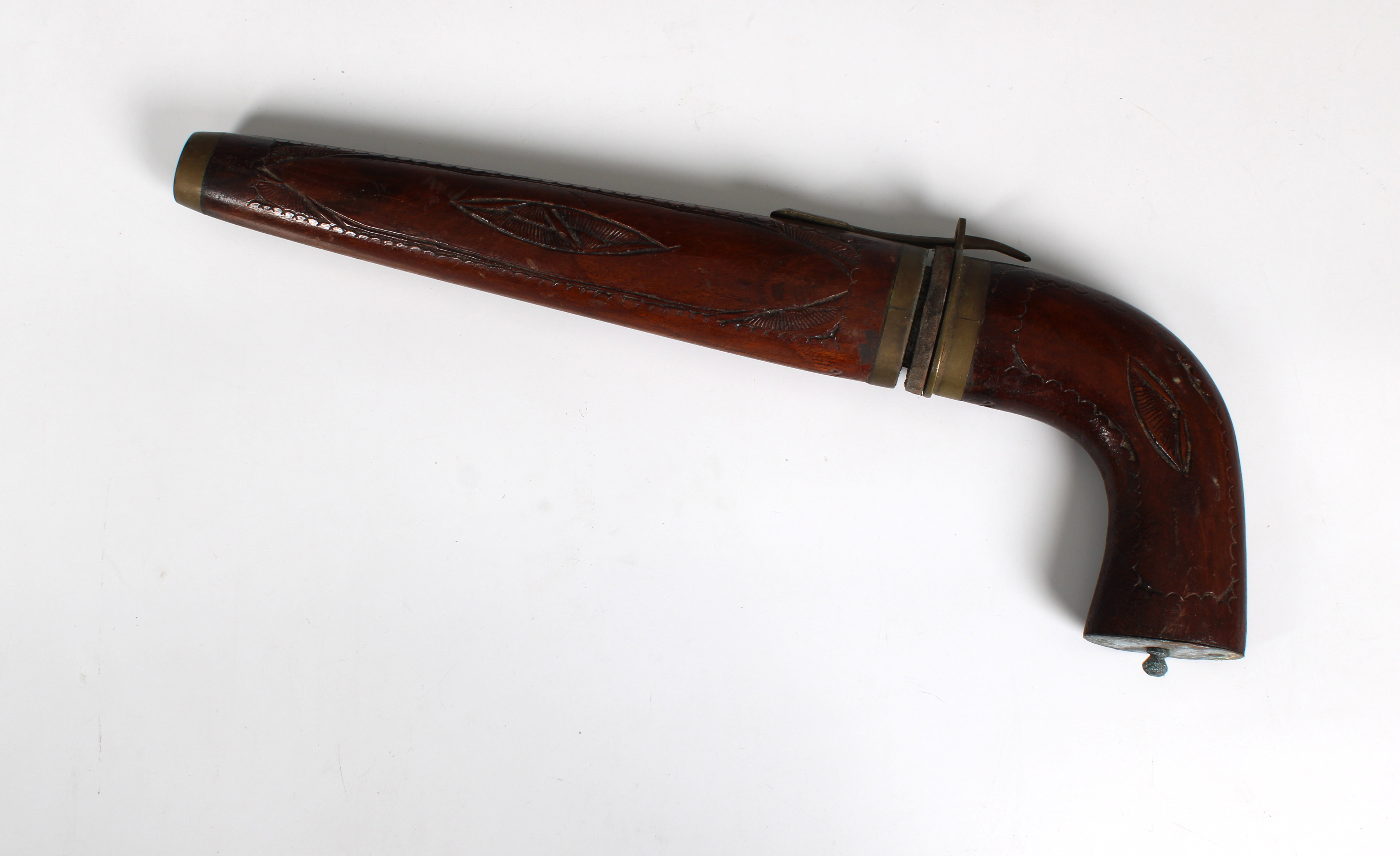 An unusual steel dagger, the blade stamped "India", set into a pistol form curved wood handle that l - Bild 2 aus 2