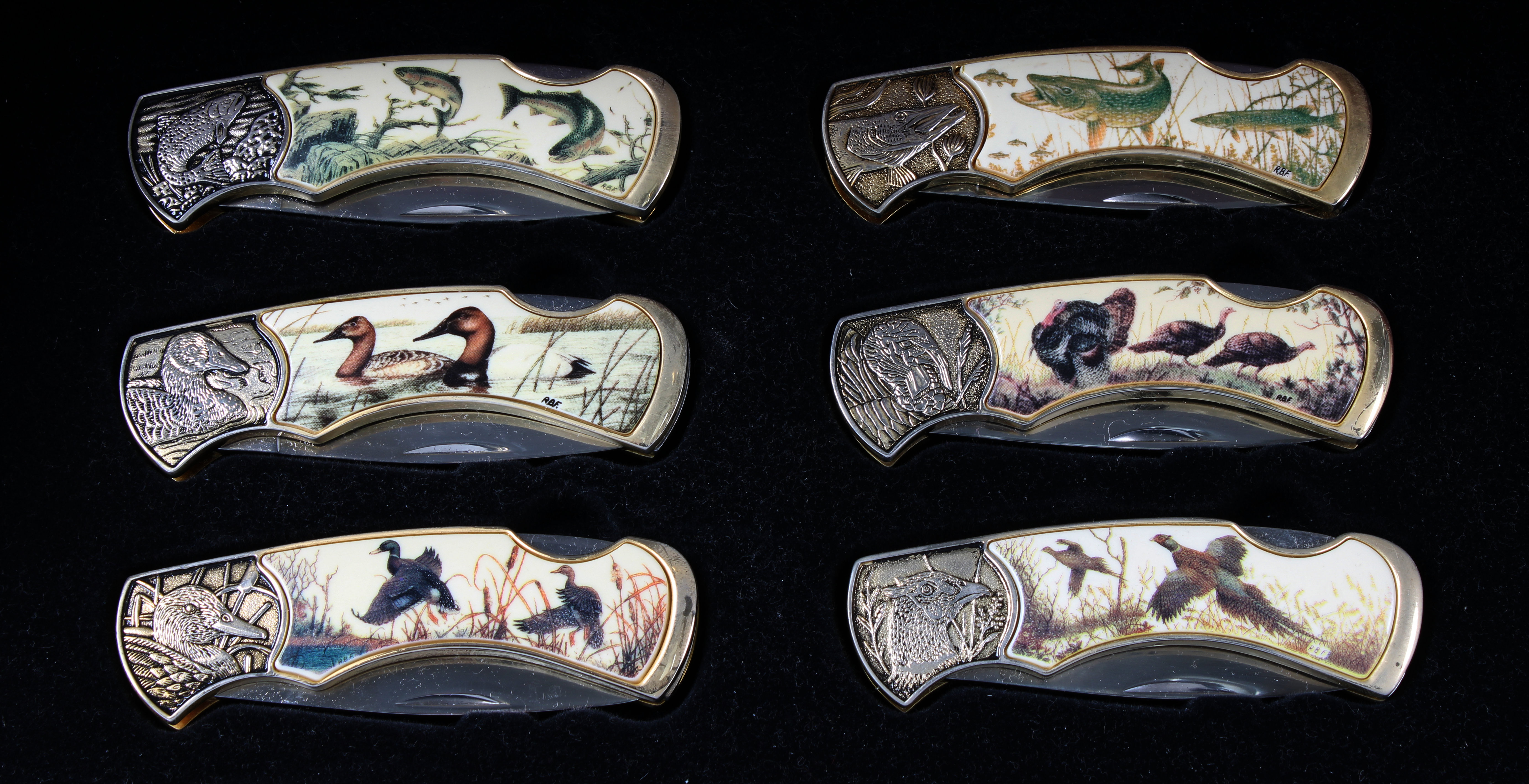 A collection of eighteen Franklin Mint Collectors Knives with Display Cases. (18) - Image 2 of 6