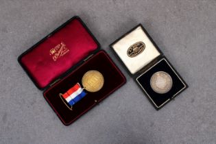 A cased silver First World War period Elizabeth Collage shooting prize medal