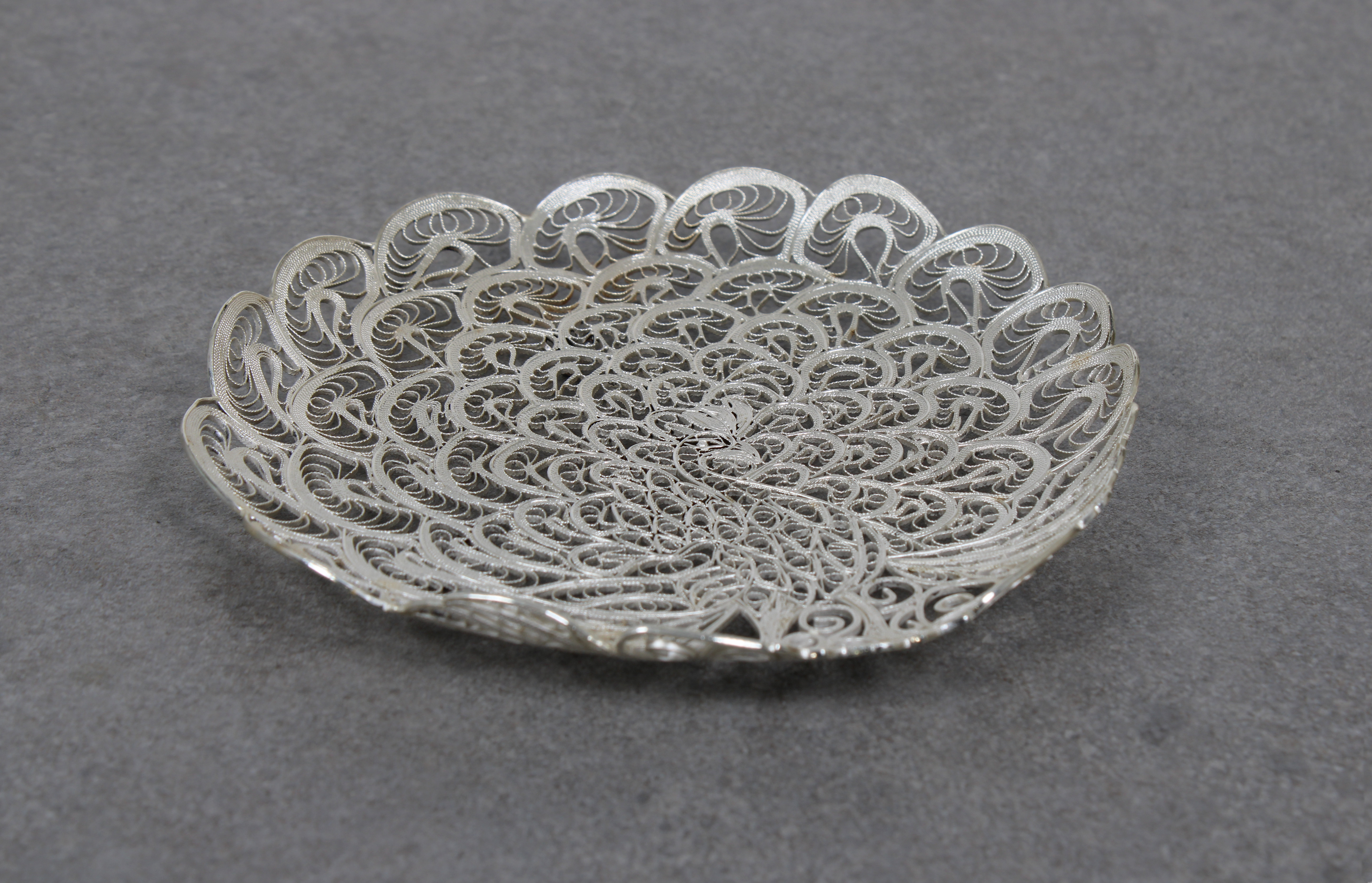 An ornate silver filigree peacock trinket tray / dish - Image 2 of 2