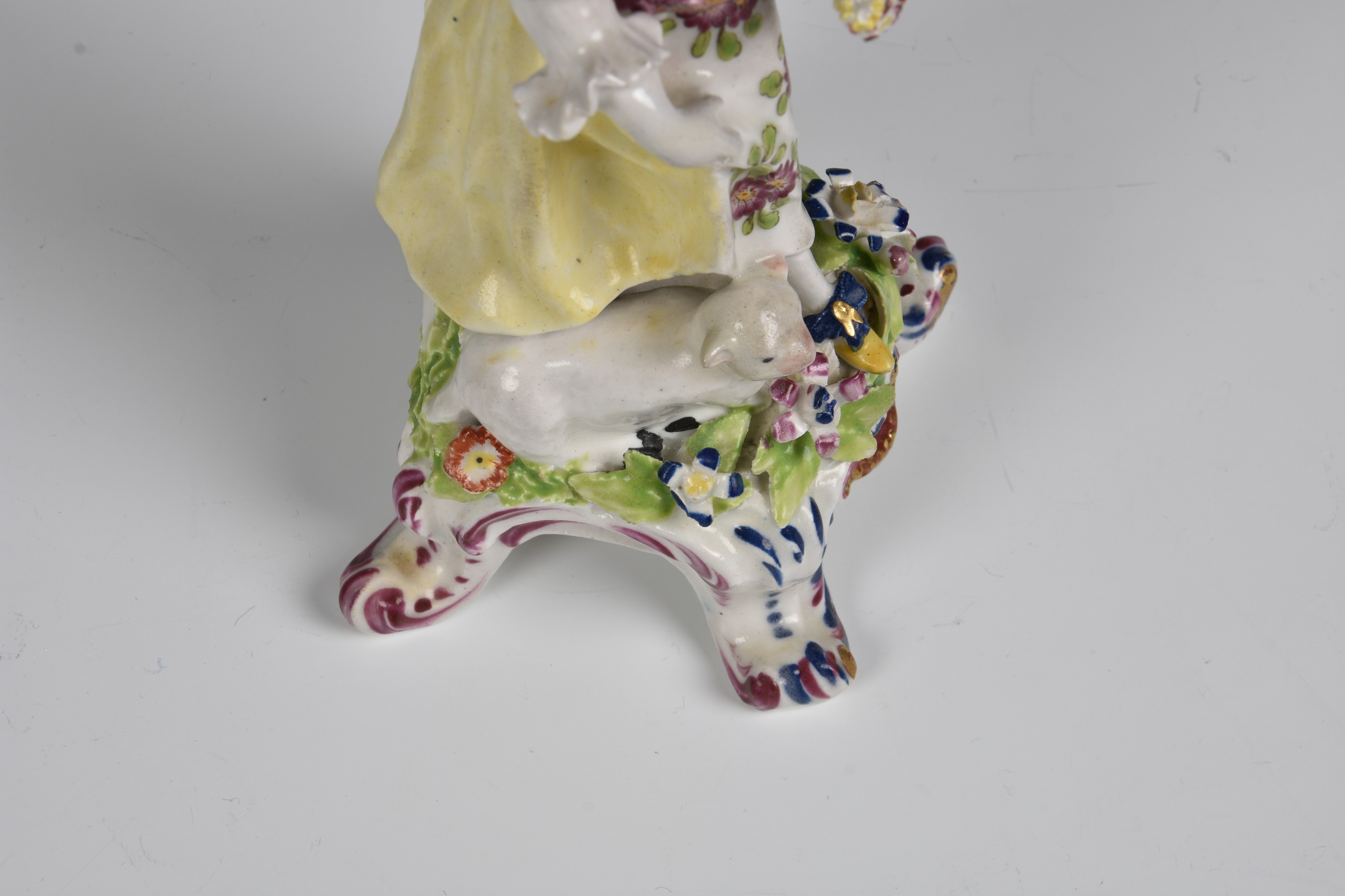 A pair of Bow porcelain figures of a shepherd and shepherdess - Image 5 of 12