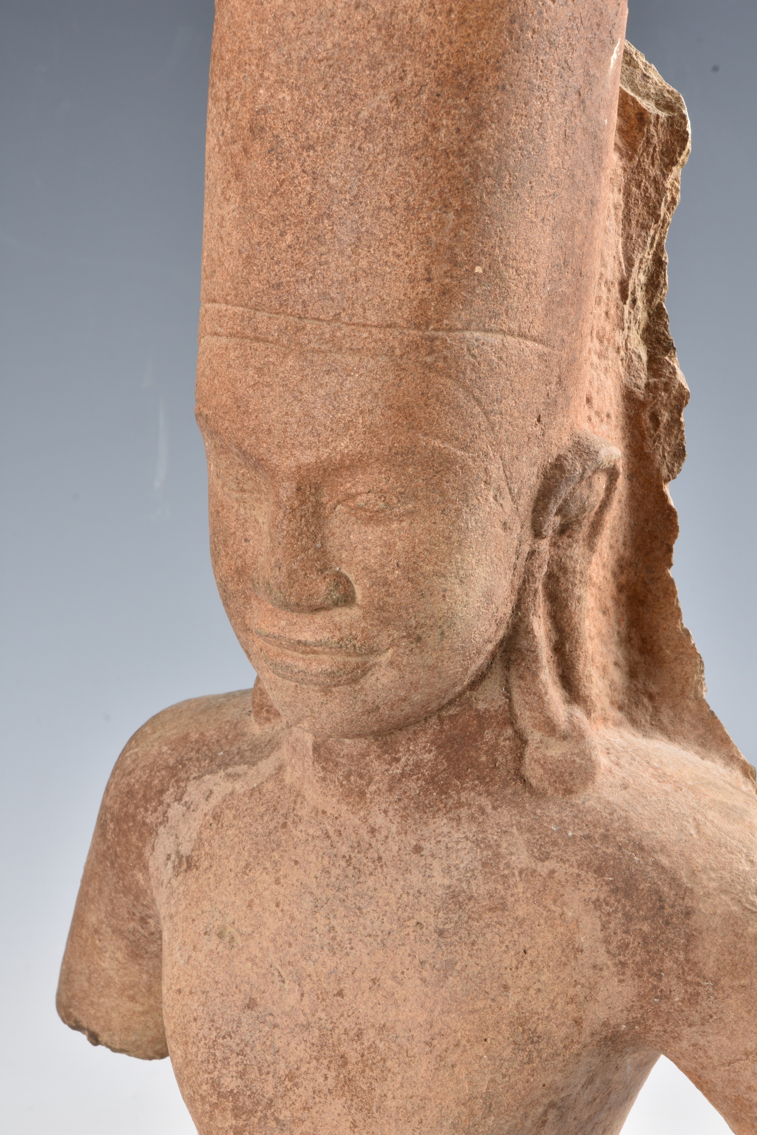 A Pre-Angkor, Phnom Da style sandstone head of Vishnu - Image 5 of 7