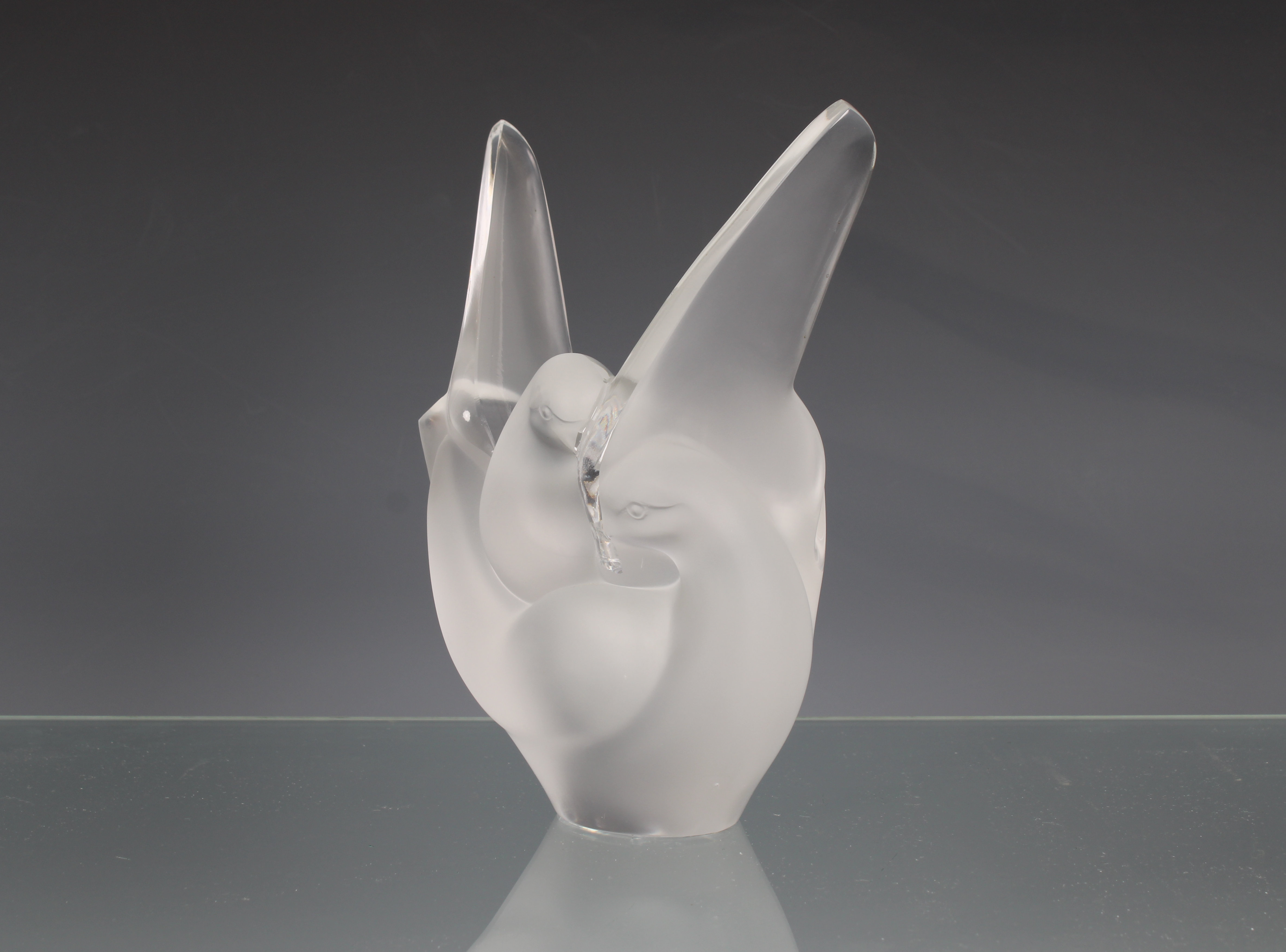 A Lalique frosted glass vase "Sylvie" - Image 2 of 6