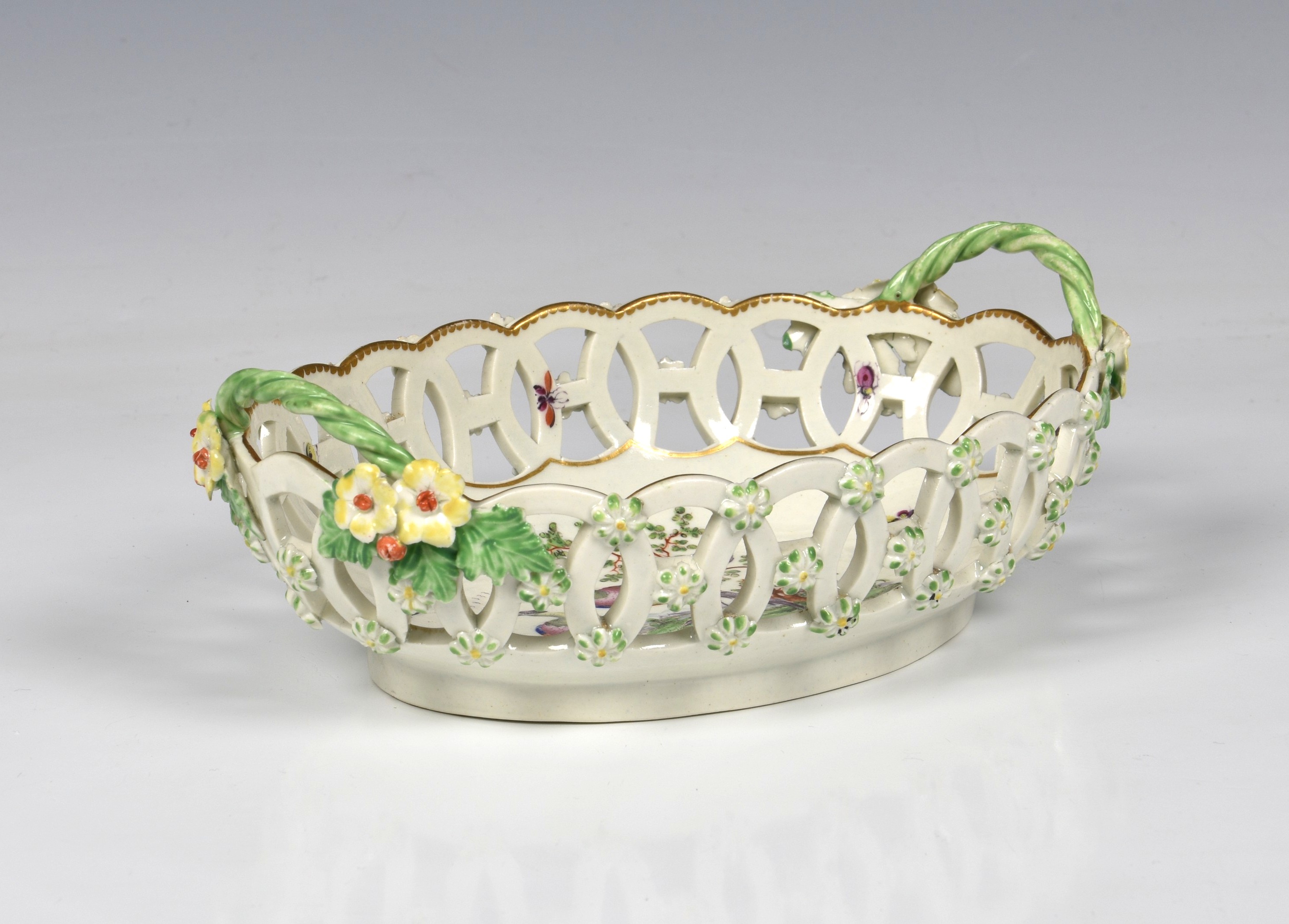 A Worcester First Period porcelain pierced oval basket - Image 2 of 5