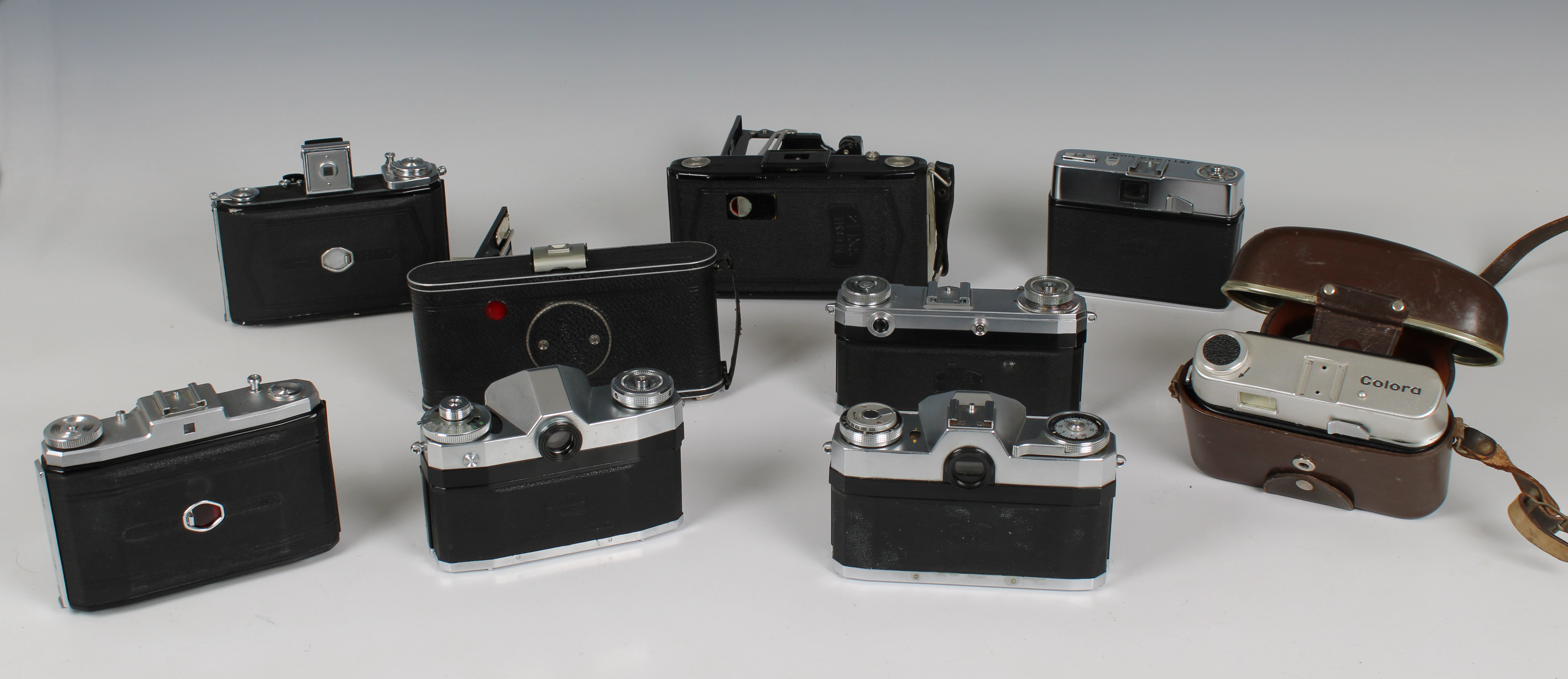 Photography - An assorted collection of Zeiss Ikon cameras - Image 2 of 3