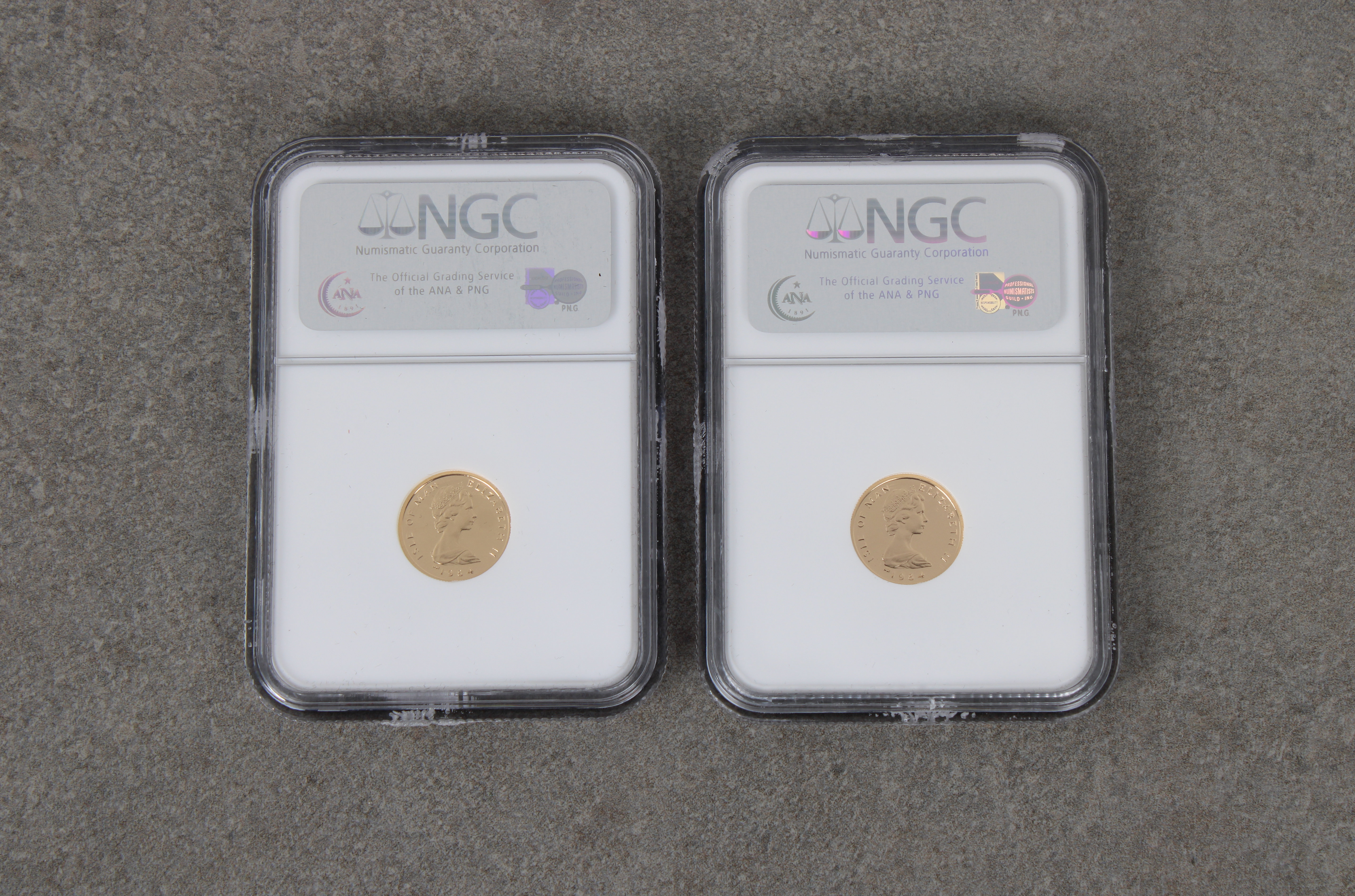 Two x 1984 Isle of Man Gold Tenth Oz (1/10) Angel coin - NGC graded - Bild 2 aus 2