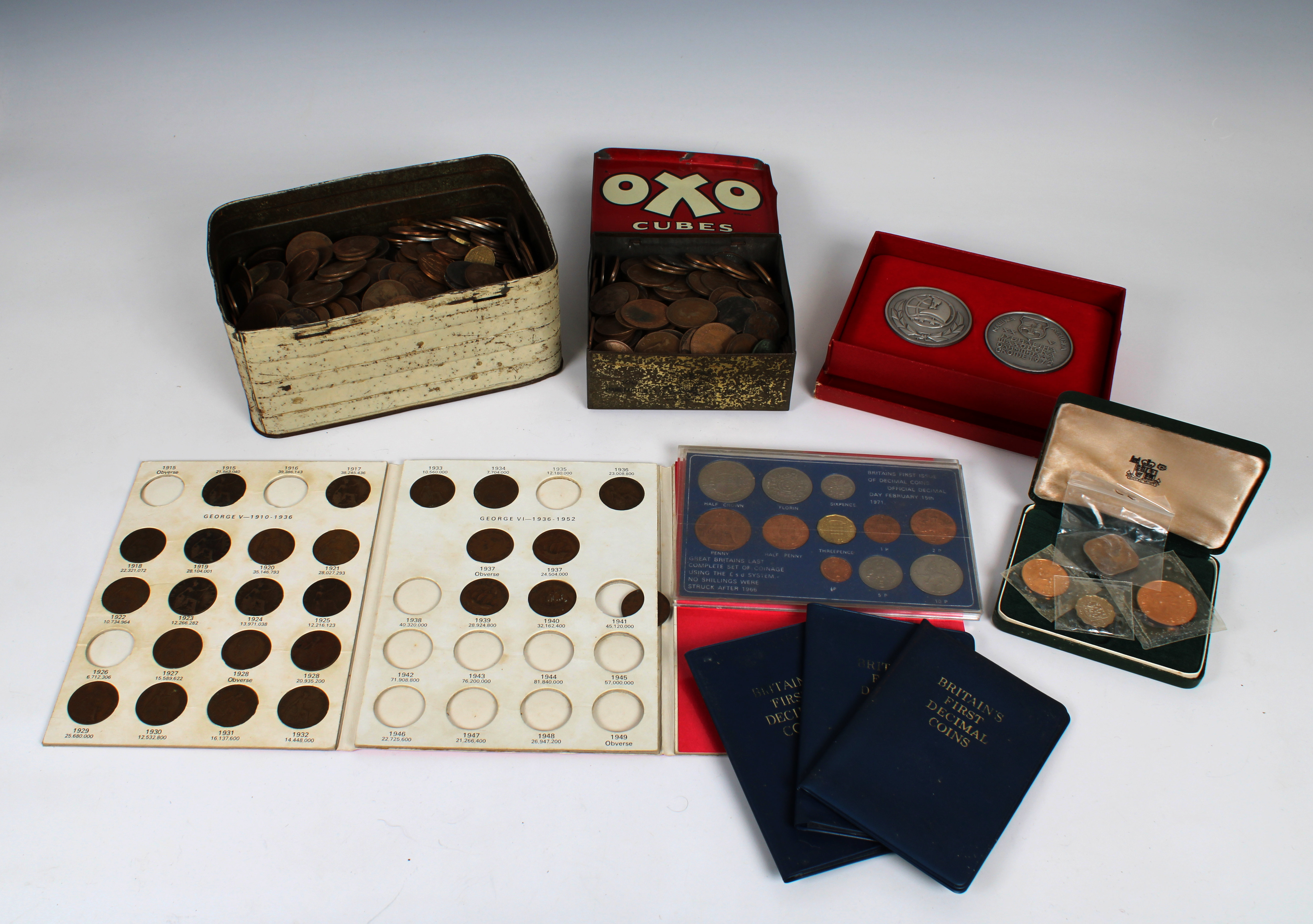 A collection of Commemorative and other vintage / antique coinage