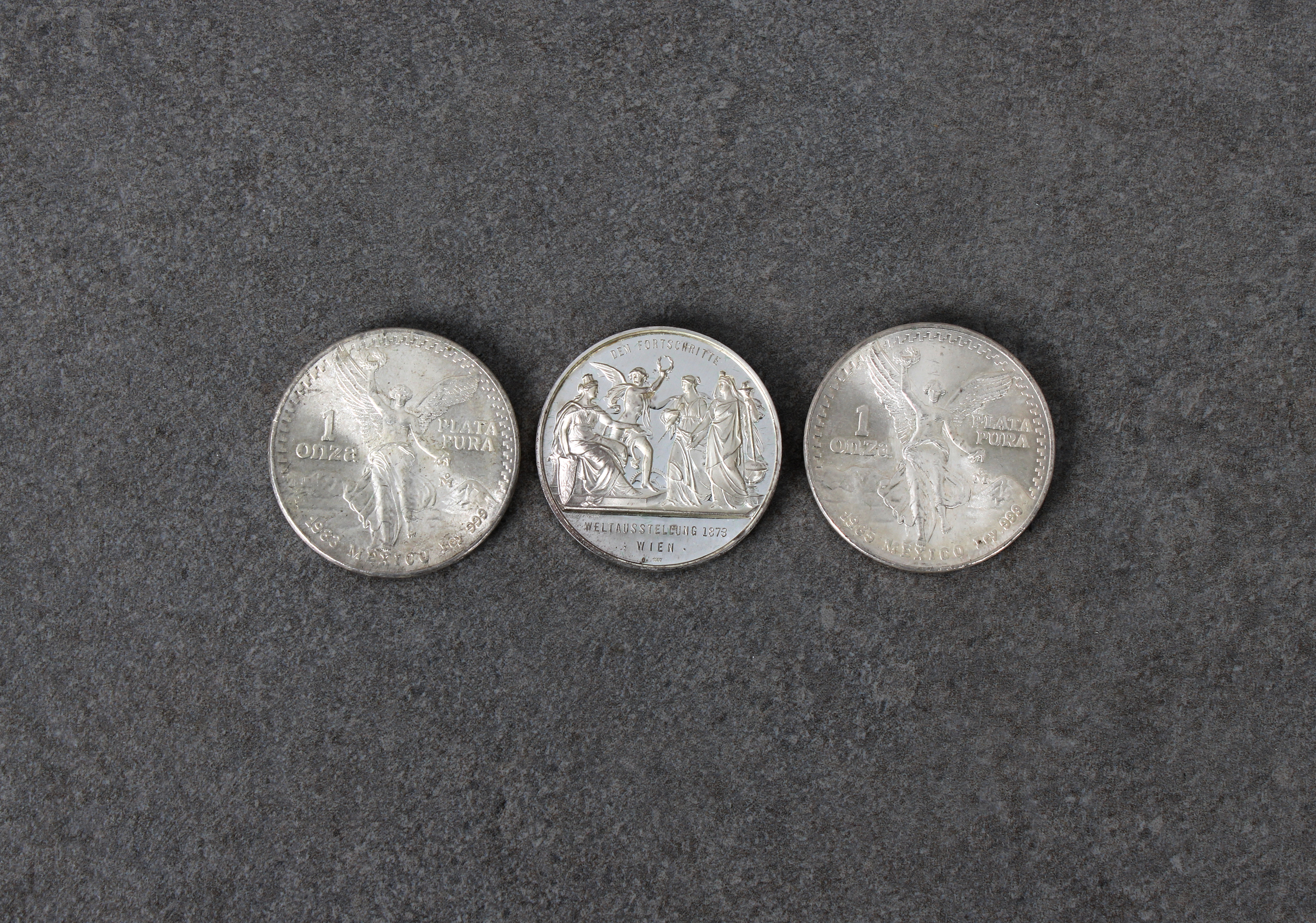 A 1 Onza "Libertad" coins 1983 & 1985 .999 silver