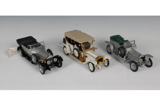 Two Rolls-Royce Franklin Mint precision models, to include 1911 & 1925 Silver Ghost, together with a - Image 1 of 2