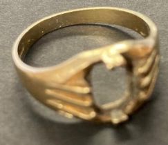 9ct gold ring , missing its stone 4.98g size W