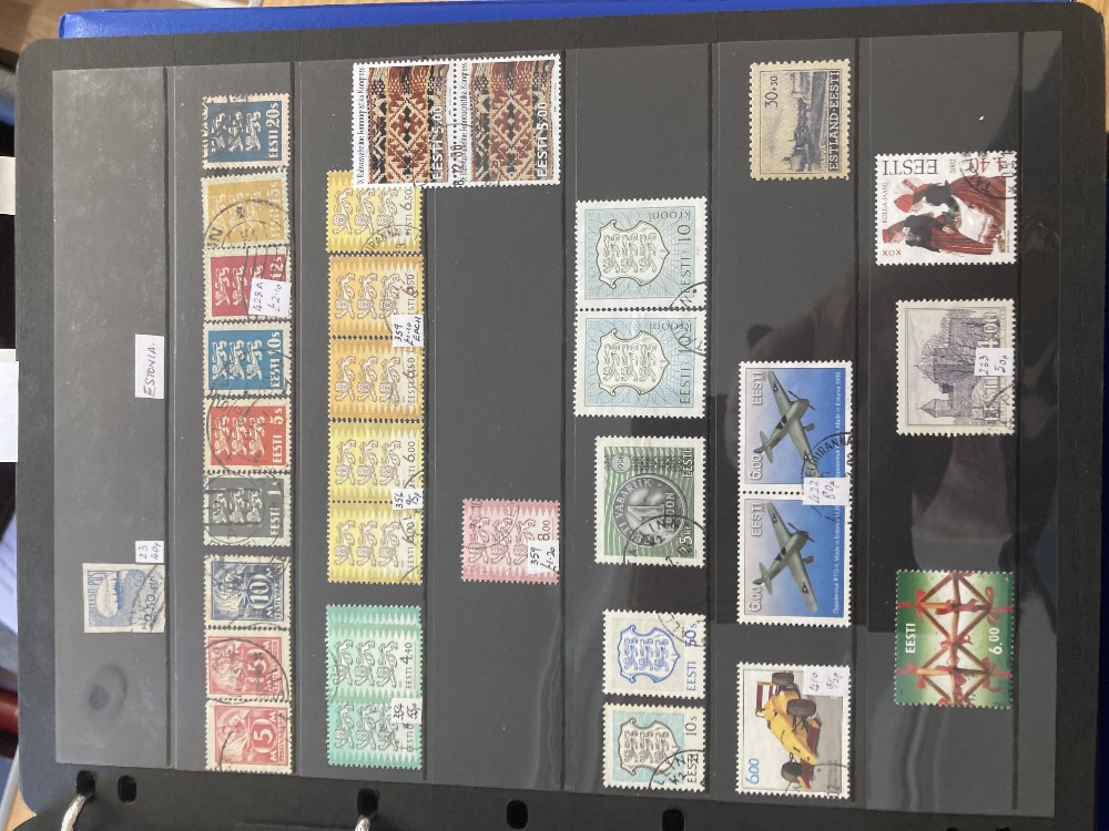 Five albums of World Stamps A to Z (1000's) - Image 9 of 10