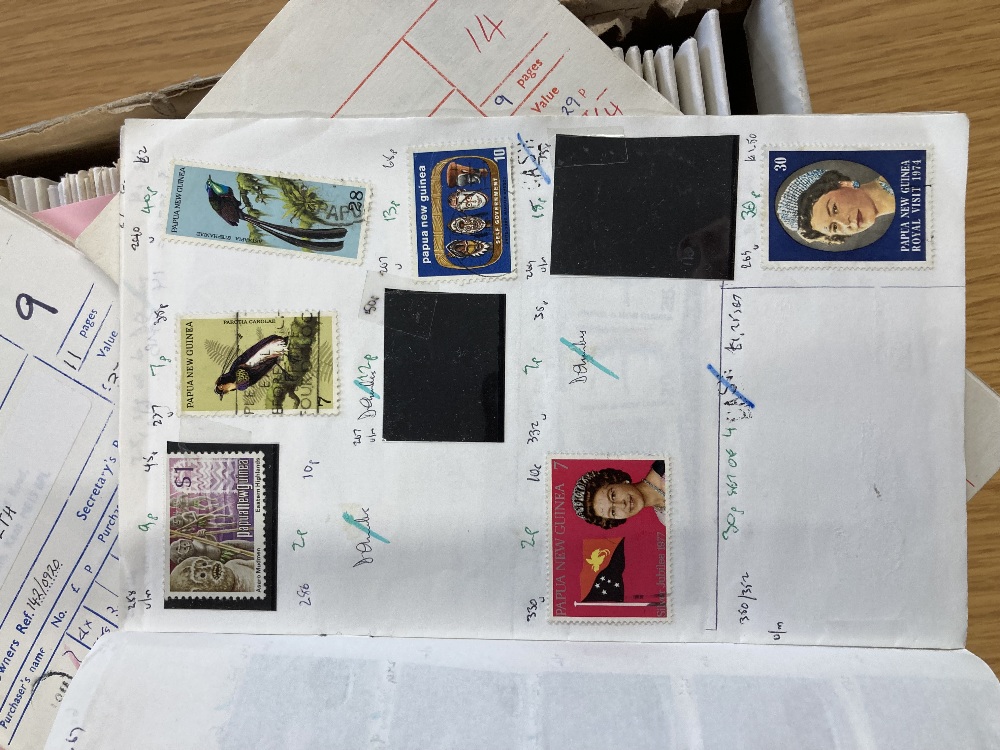 STAMPS Box of 100+ still well stocked club books STC £10000 - Bild 2 aus 5