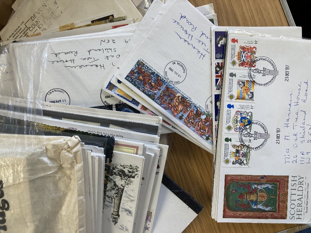 Mixed box of loose stamps and GB first Day Covers - Image 4 of 5