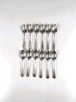 A set of 12 Old English pattern teaspoons, Sheffield 1922, 6.5oz