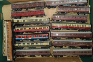 Sixteen Hornby and other cars/carriages, 00 gauge