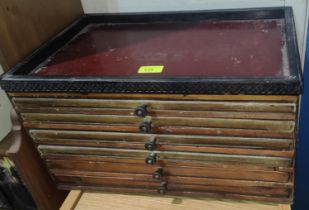 A 6 drawer collectors/specimen cabinet